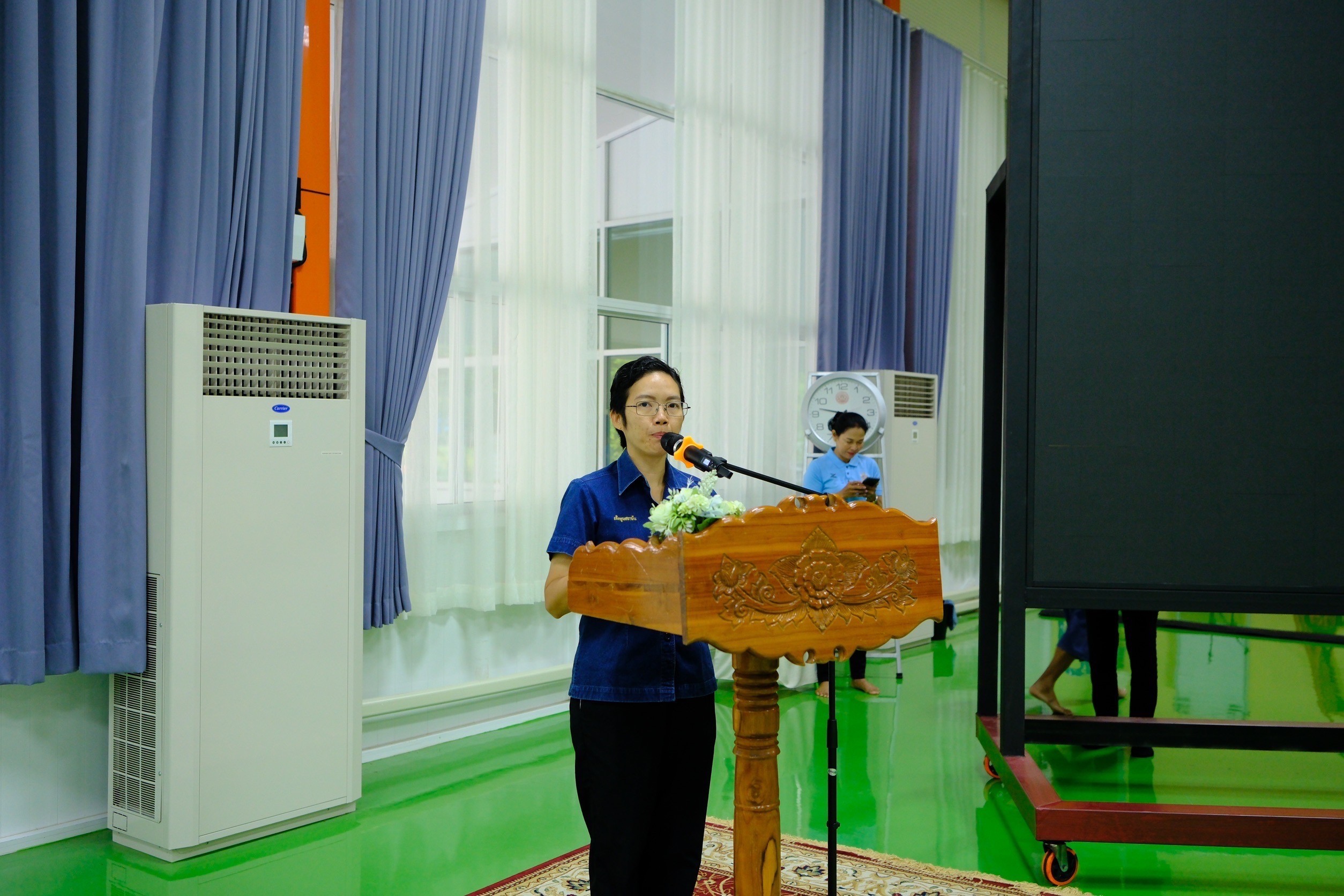 พช.สมุทรสงคราม ร่วมกิจกรรม “ปลูกวันแม่ เกี่ยววันพ่อ สานต่อนาปันสุข ปลูกข้าวให้น้อง พลังบวร” ปี 2567