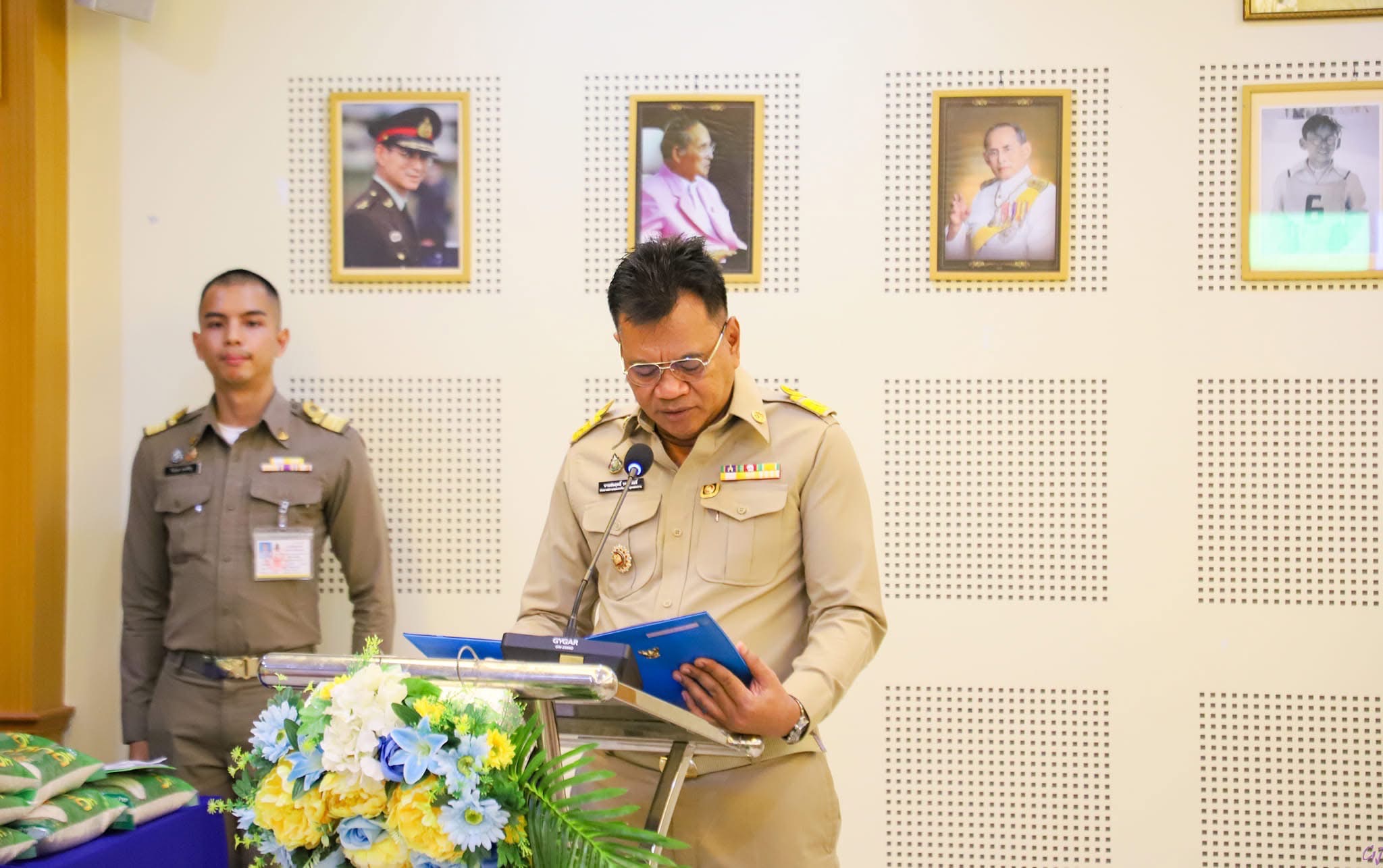 พช.สมุทรสงคราม ร่วมพิธีรับมอบข้าวสารในโครงการเฉลิมพระเกียรติ เนื่องในโอกาสมหามงคลเฉลิมพระชนมพรรษา 6 รอบ 28 กรกฎาคม 2567