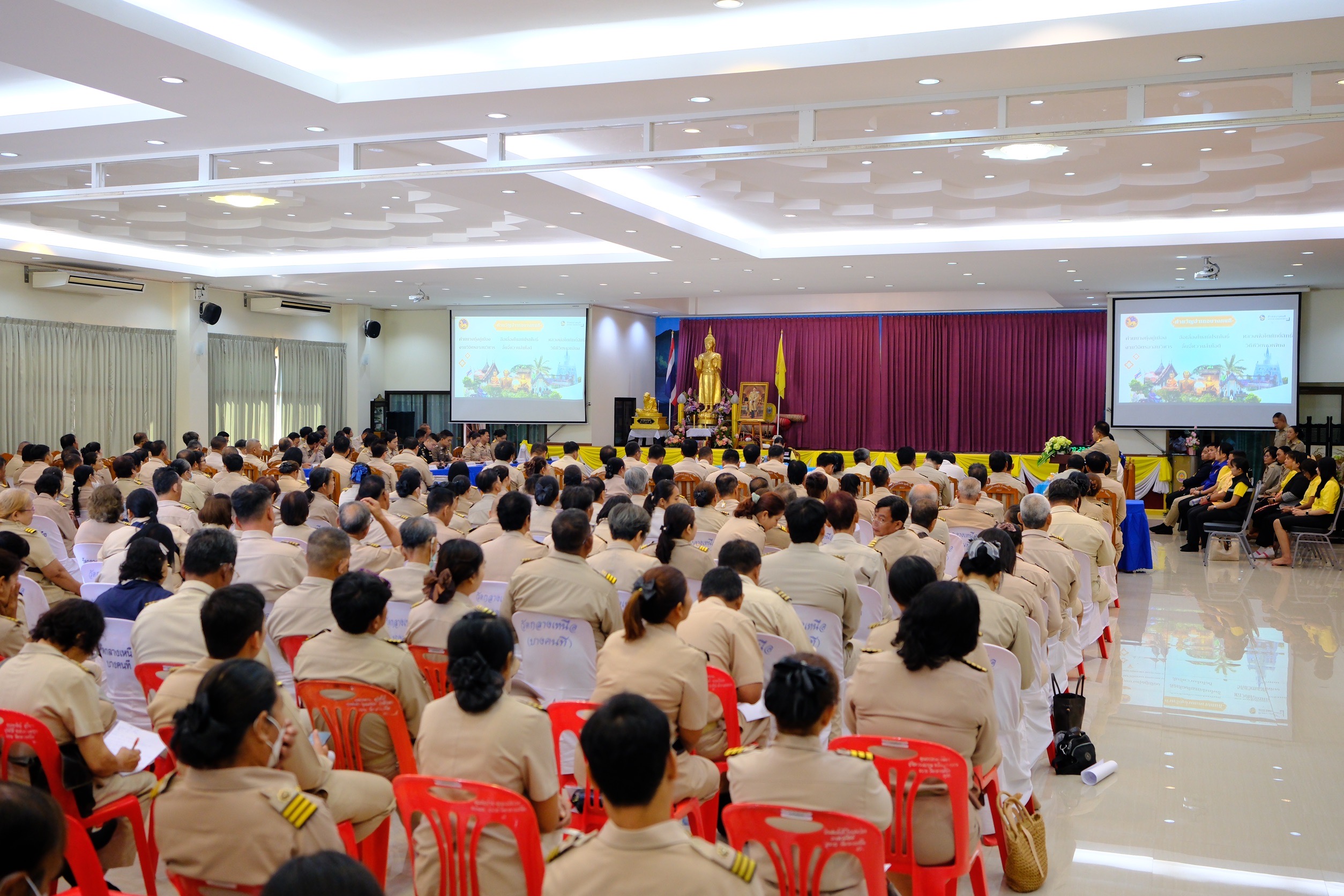 พช.สมุทรสงคราม ร่วมเป็นคณะในการลงพื้นที่มอบนโยบายและแนวทางการปฏิบัติราชการ ในเขตอำเภอบางคนที จังหวัดสมุทรสงคราม