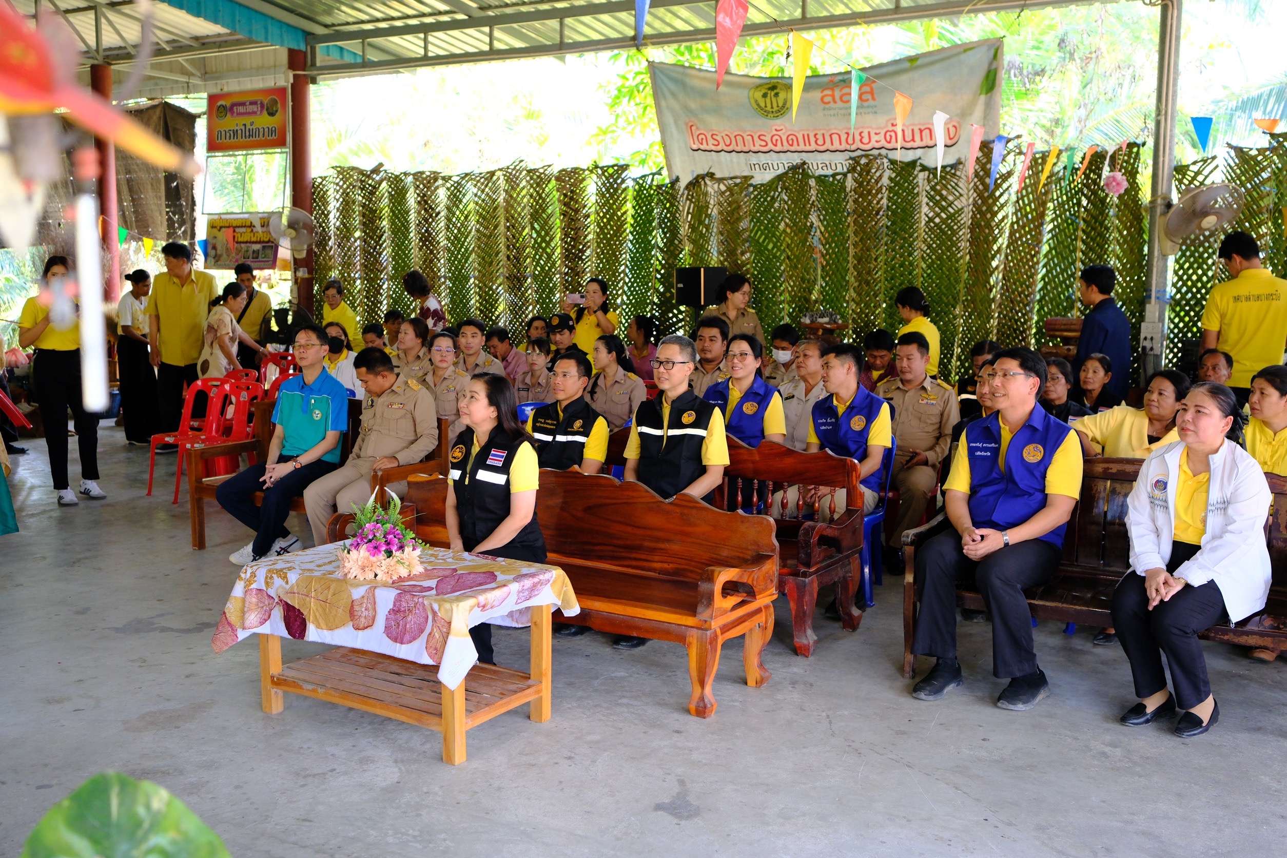 พช.สมุทรสงคราม ร่วมเป็นคณะในการลงพื้นที่ติดตามการดำเนินงานของวิสาหกิจชุมชนบ้านตันหยงเกษตรสายหวาน