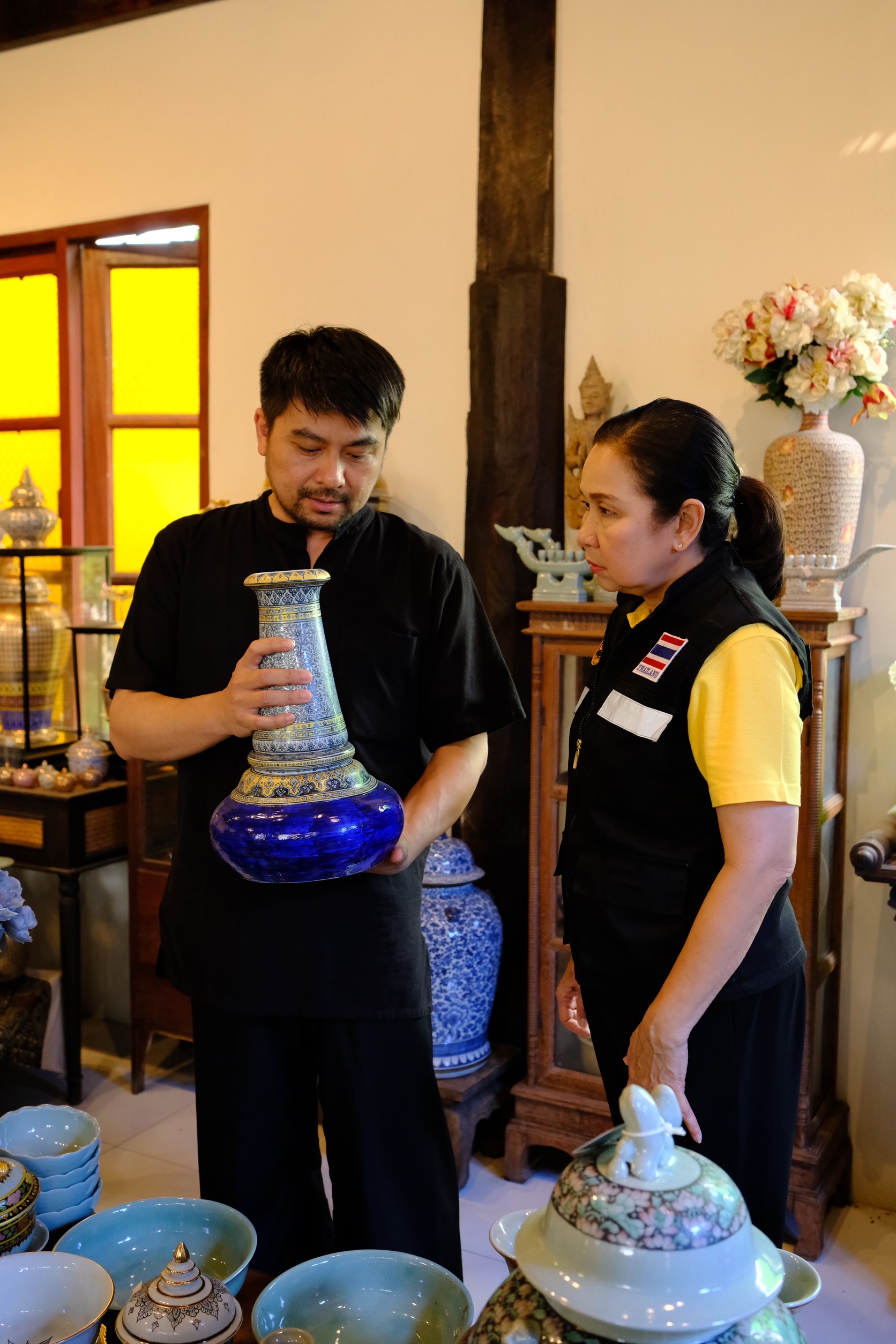 พช.สมุทรสงคราม ร่วมเป็นคณะในการลงพื้นที่ติดตามการดำเนินงานของวิสาหกิจชุมชนบ้านเบญจรงค์บางช้าง