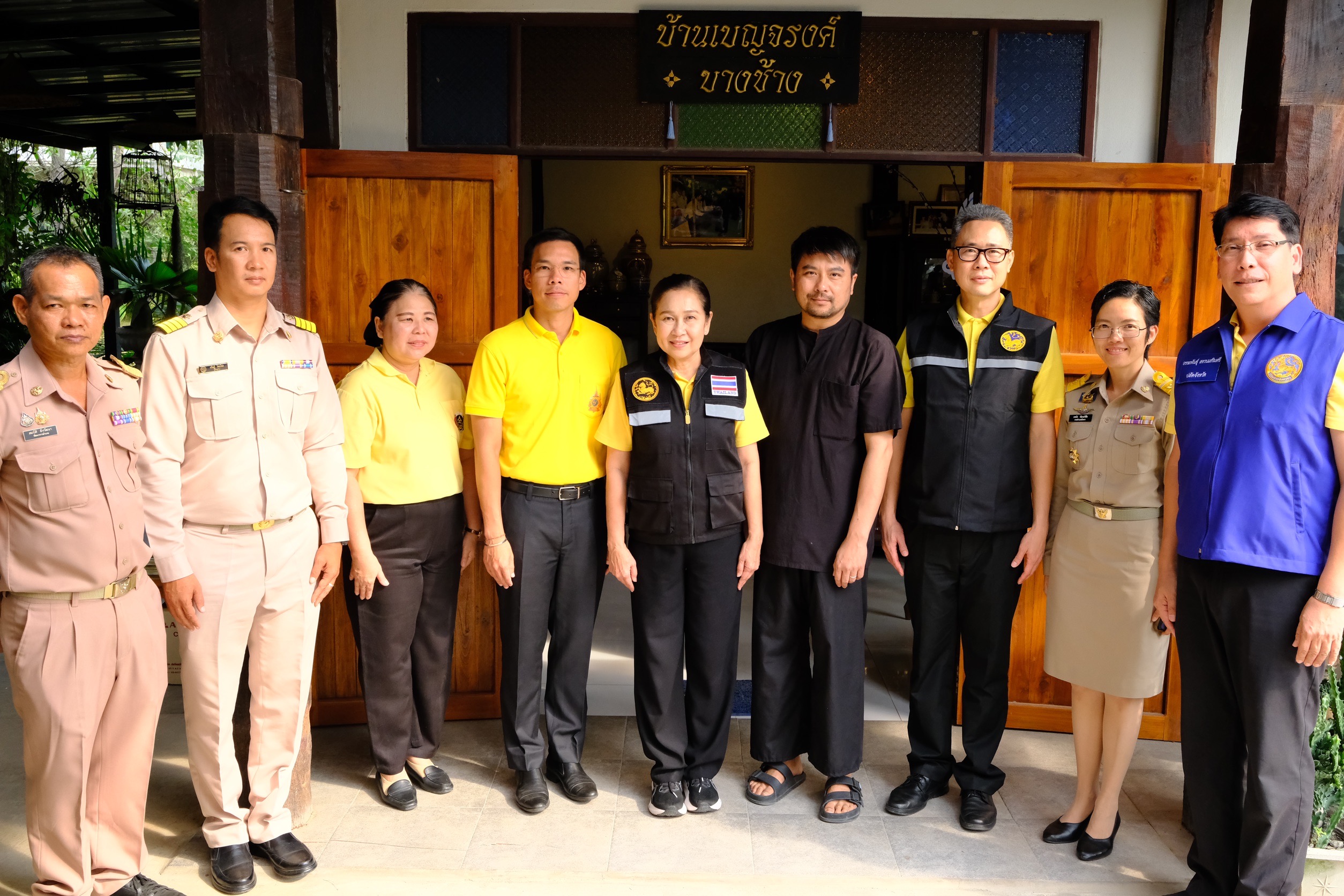 พช.สมุทรสงคราม ร่วมเป็นคณะในการลงพื้นที่ติดตามการดำเนินงานของวิสาหกิจชุมชนบ้านเบญจรงค์บางช้าง