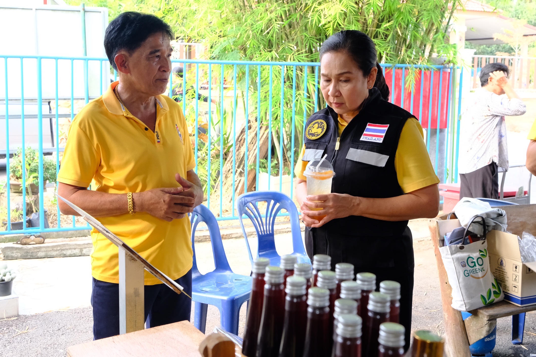 พช.สมุทรสงคราม ร่วมเป็นคณะในการลงพื้นที่ติดตามการดำเนินงานของกลุ่มแปลงใหญ่ชันโรง