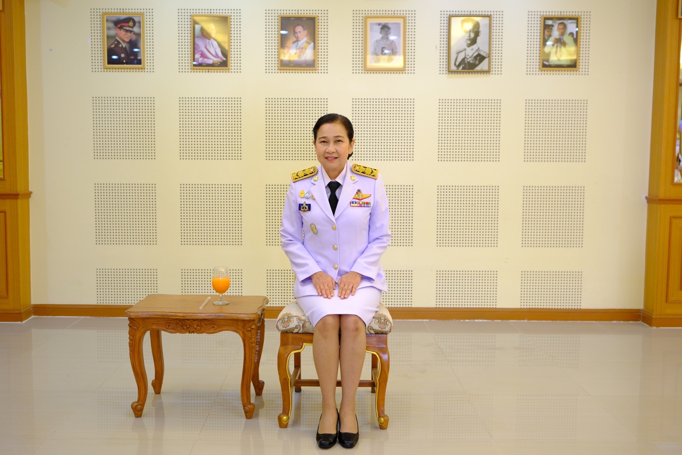 พช.สมุทรสงคราม ร่วมพระราชทานเครื่องราชอิสริยาภรณ์ ชั้นสายสะพาย ประจำปี 2567