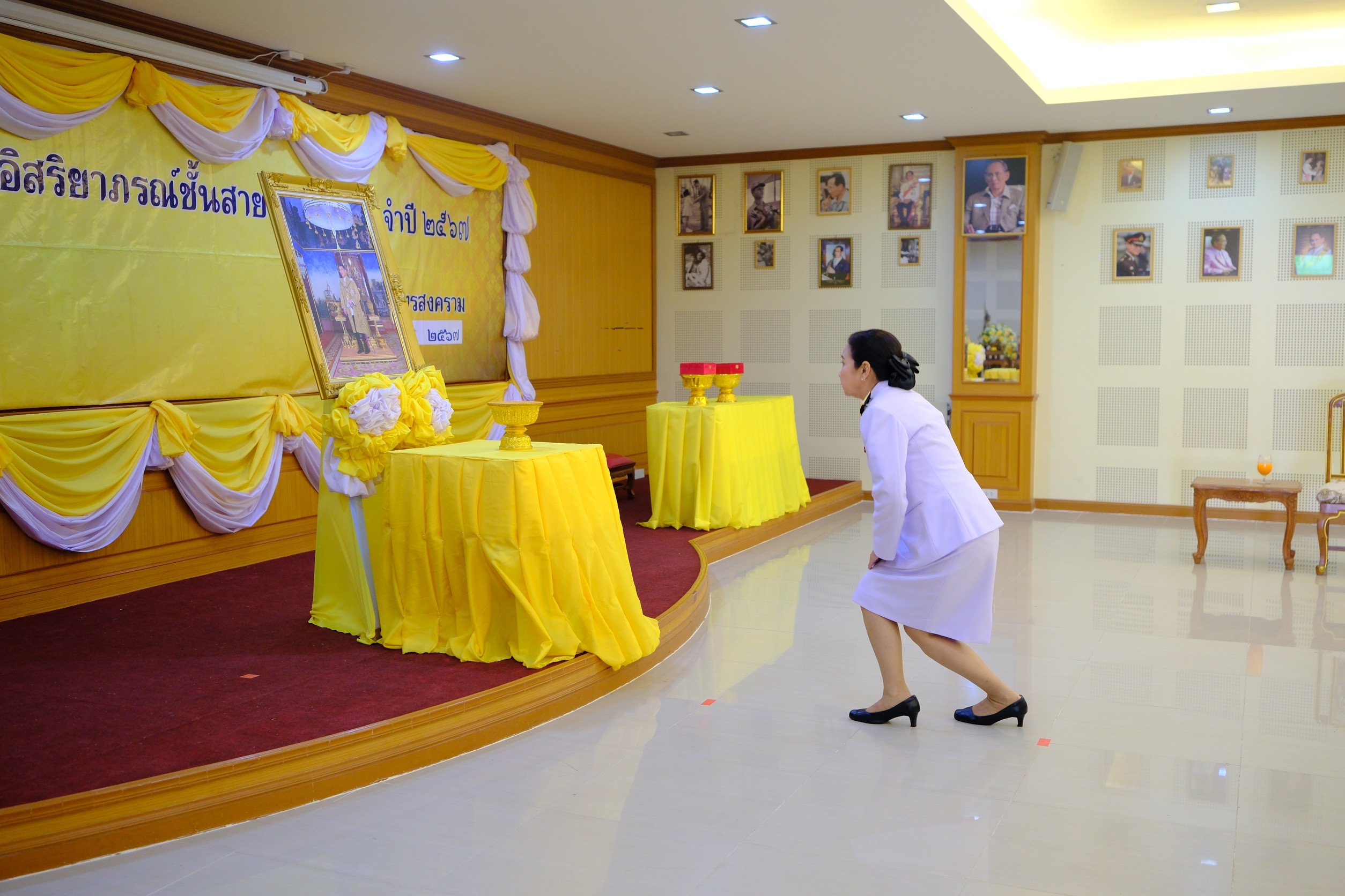 พช.สมุทรสงคราม ร่วมพระราชทานเครื่องราชอิสริยาภรณ์ ชั้นสายสะพาย ประจำปี 2567
