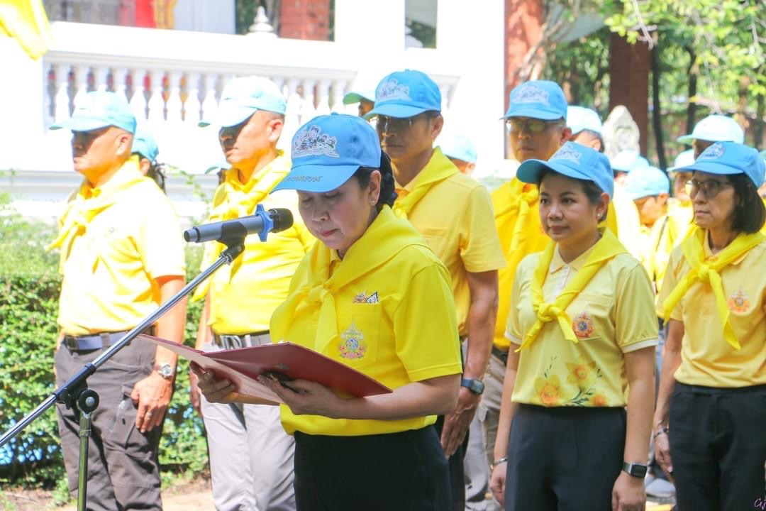 พช.สมุทรสงคราม ร่วมกิจกรรมจิตอาสาพัฒนาเนื่องในวันคล้ายวันพระบรมราชสมภพ พระบาทสมเด็จพระชนกาธิเบศร มหาภูมิพลอดุลยเดชมหาราช บรมนาถบพิตร วันชาติ วันพ่อแห่งชาติ และวันดินโลก
