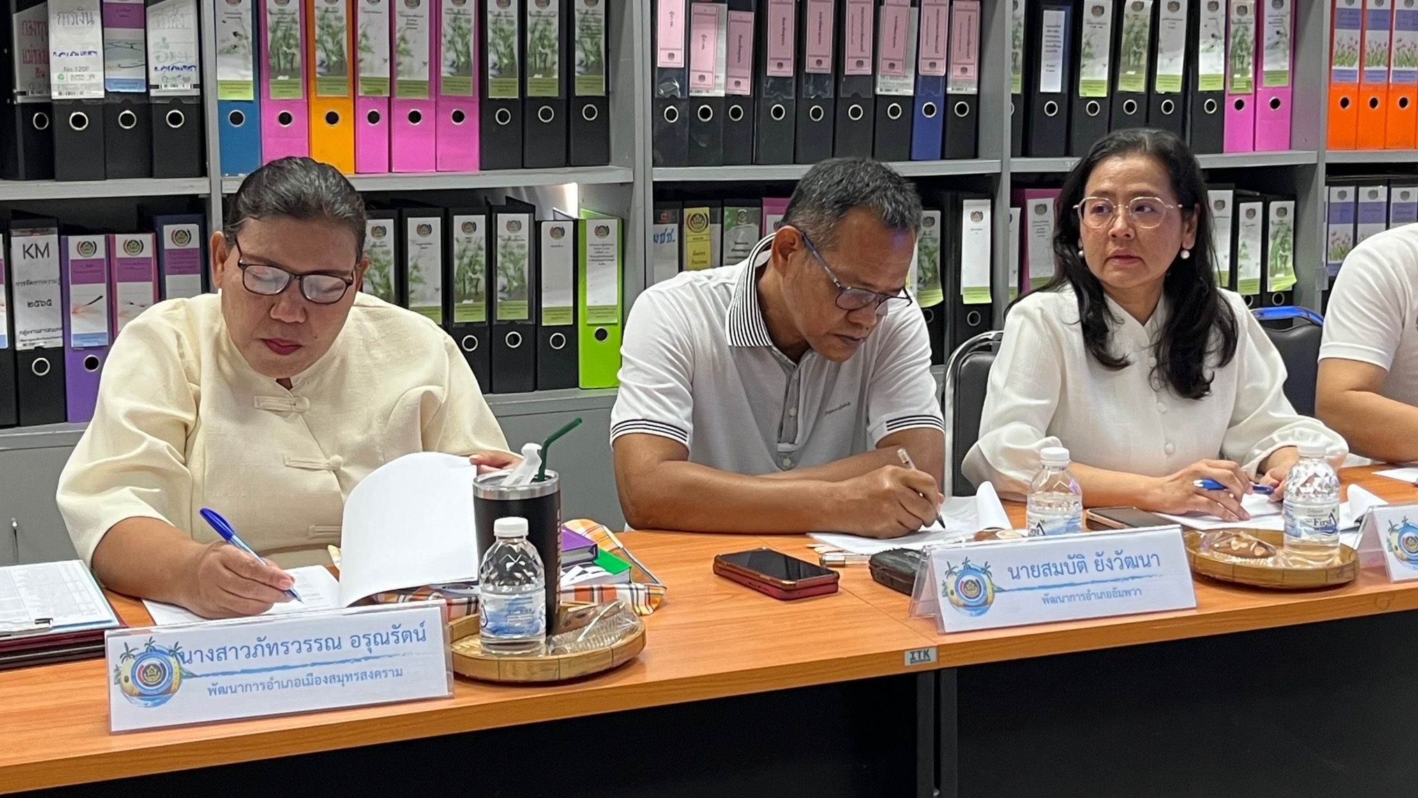 พช.สมุทรสงคราม ดำเนินการประชุมข้อราชการแก่เจ้าหน้าที่ในสังกัด สำนักงานพัฒนาชุมชนจังหวัดสมุทรสงคราม ประจำเดือนพฤศจิกายน 2567
