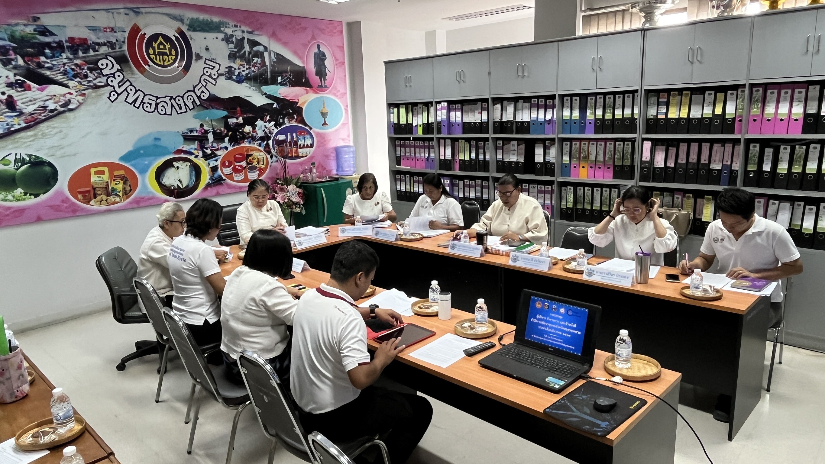 พช.สมุทรสงคราม ดำเนินการประชุมข้อราชการแก่เจ้าหน้าที่ในสังกัด สำนักงานพัฒนาชุมชนจังหวัดสมุทรสงคราม ประจำเดือนพฤศจิกายน 2567