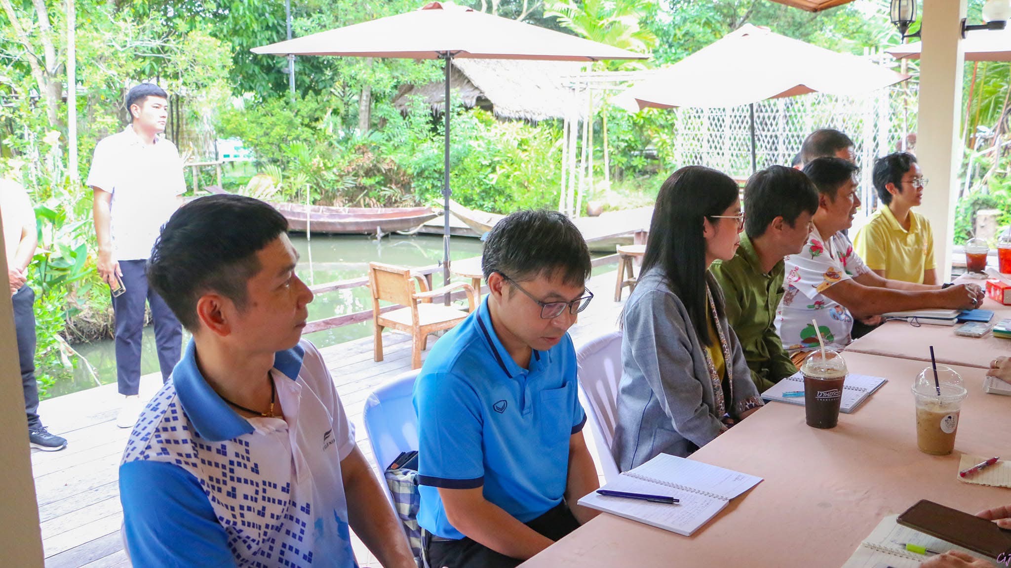 พช.สมุทรสงคราม ร่วมลงพื้นที่เพื่อศึกษาแนวทางส่งเสริมการท่องเที่ยวชุมชนตลาดน้ำอัมพวา