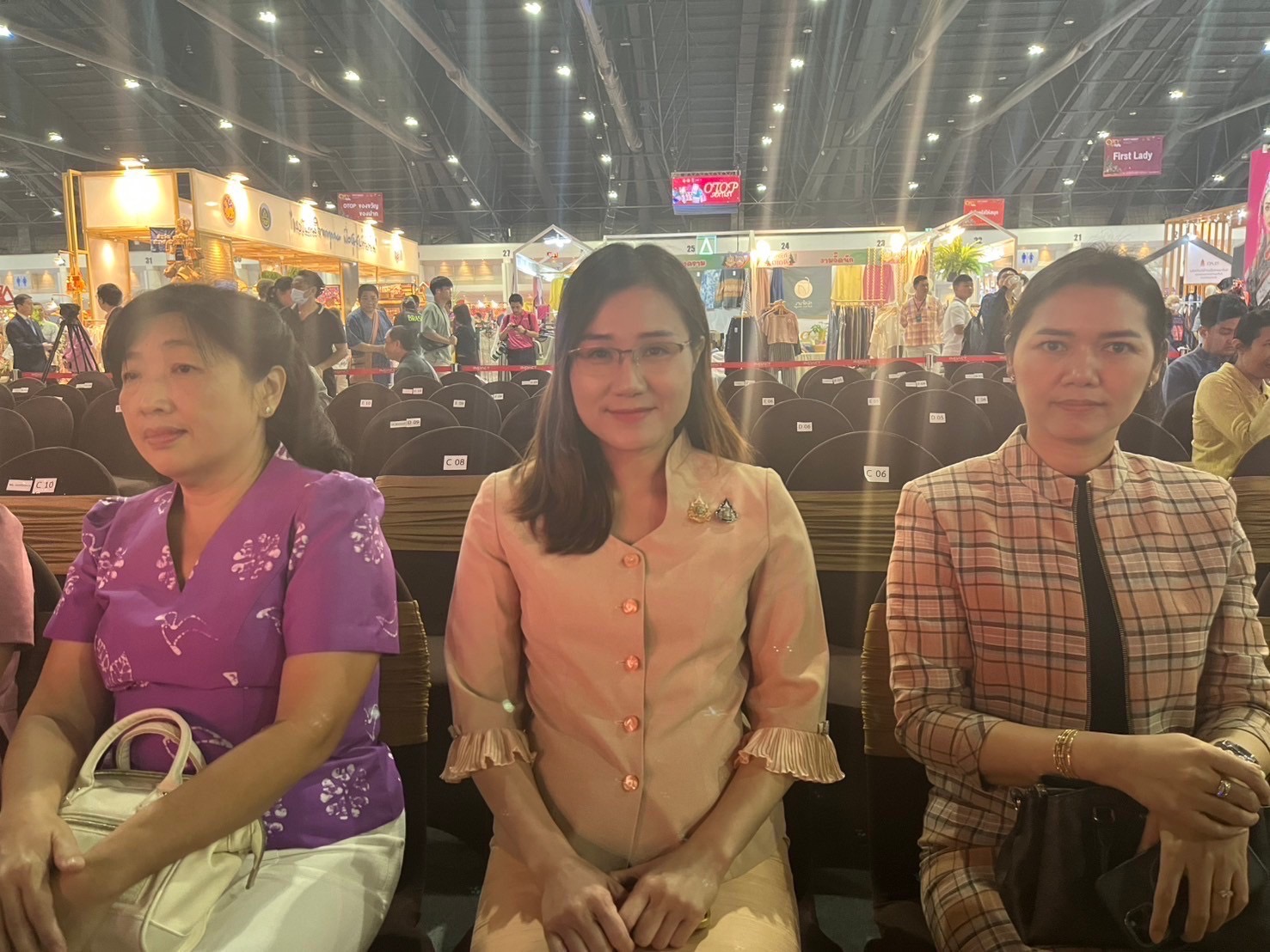 จังหวัดสมุทรสงคราม ร่วมพิธีเปิดงาน “OTOP City 2024 Happy Market” กระทรวงมหาดไทยมอบความสุขให้คนไทยส่งท้ายปลายปี