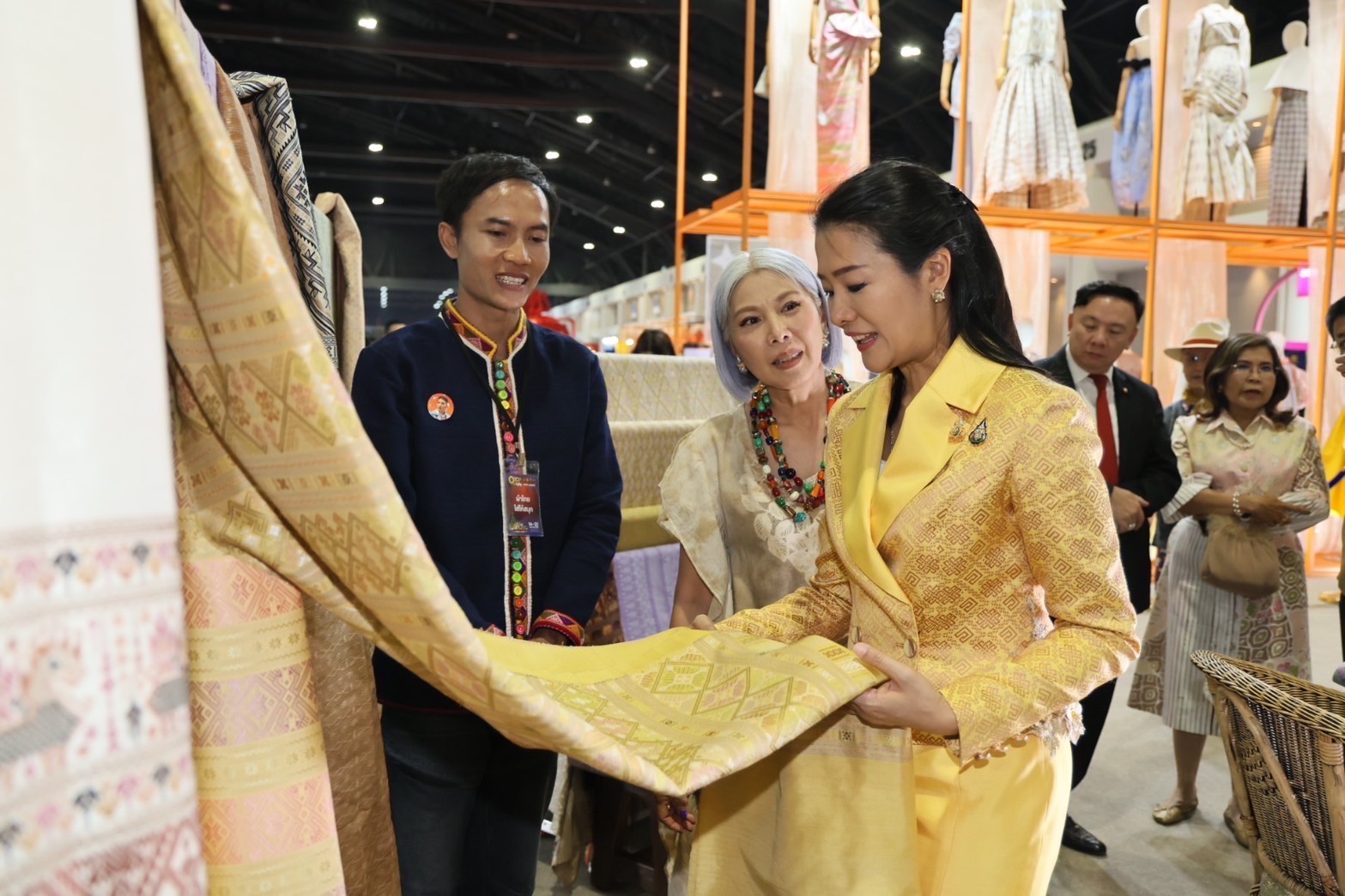 จังหวัดสมุทรสงคราม ร่วมพิธีเปิดงาน “OTOP City 2024 Happy Market” กระทรวงมหาดไทยมอบความสุขให้คนไทยส่งท้ายปลายปี