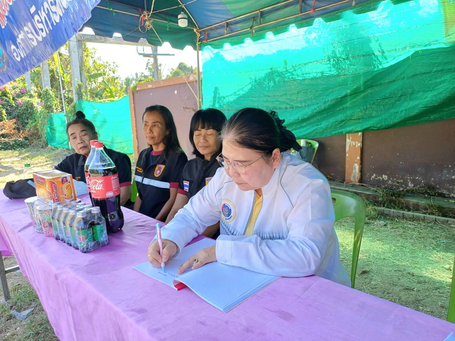 พช.สมุทรสงคราม ลงพื้นที่ตรวจด่านตรวจ จุดตรวจ และจุดให้บริการประชาชน ช่วงเทศกาลปีใหม่ พ.ศ. 2568