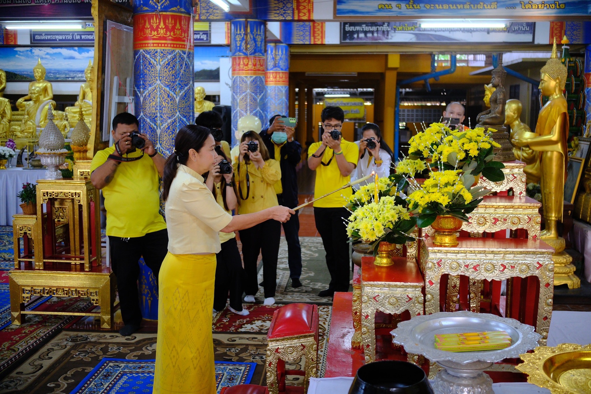 พช.สมุทรสงคราม ร่วมกิจกรรม “ชูธรรมนำชีวิต จังหวัดสมุทรสงคราม” ทำบุญตักบาตรวันธรรมสวนะ น้อมนำหลักธรรมมาใช้ในชีวิตประจำวัน