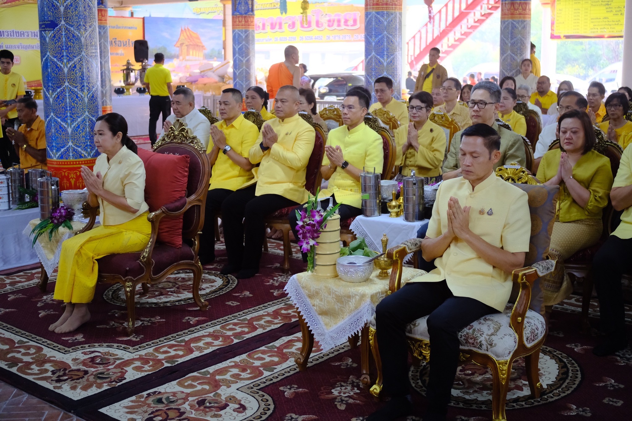 พช.สมุทรสงคราม ร่วมกิจกรรม “ชูธรรมนำชีวิต จังหวัดสมุทรสงคราม” ทำบุญตักบาตรวันธรรมสวนะ น้อมนำหลักธรรมมาใช้ในชีวิตประจำวัน