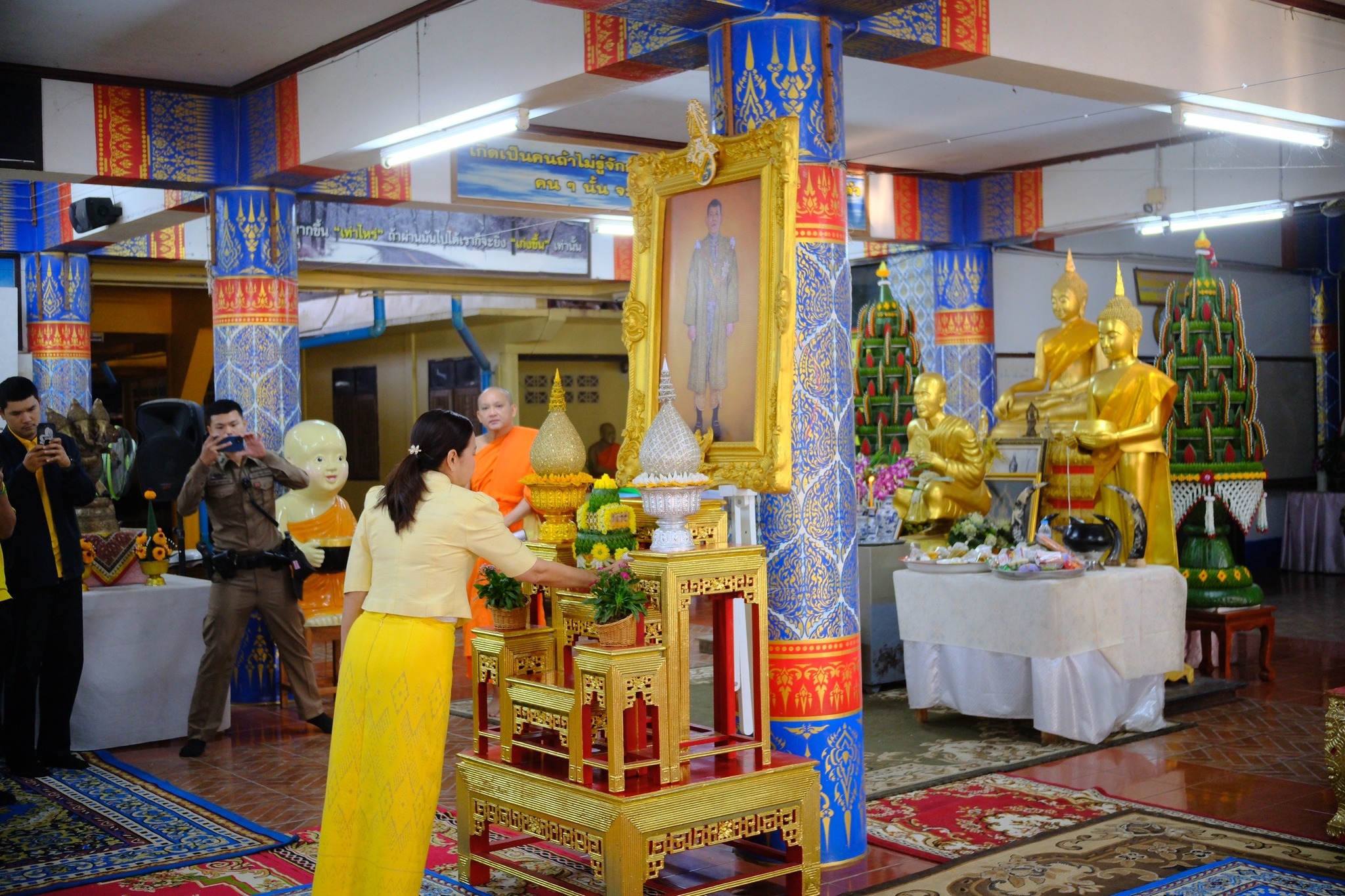 พช.สมุทรสงคราม ร่วมกิจกรรม “ชูธรรมนำชีวิต จังหวัดสมุทรสงคราม” ทำบุญตักบาตรวันธรรมสวนะ น้อมนำหลักธรรมมาใช้ในชีวิตประจำวัน
