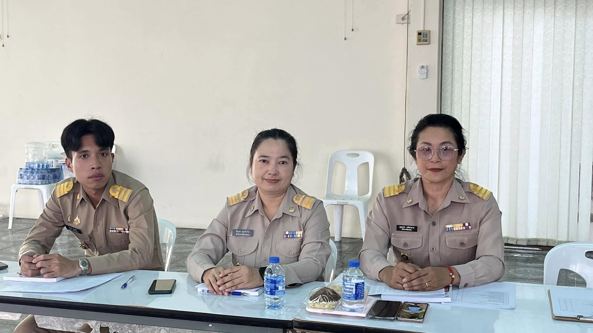 พช.สมุทรสงคราม ลงพื้นที่ติดตามการดำเนินงานกองทุนพัฒนาบทบาทสตรีของอำเภออัมพวา จังหวัดสมุทรสงคราม