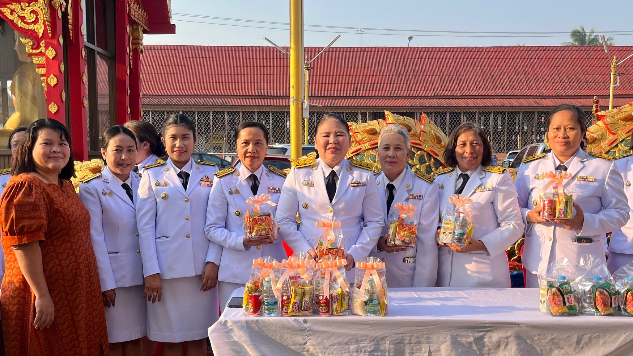 พช.สมุทรสงคราม ร่วมพิธีเจริญพระพุทธมนต์และพิธีทำบุญตักบาตรเฉลิมพระเกียรติสมเด็จพระเจ้าลูกเธอ เจ้าฟ้าสิริวัณณวรี นารีรัตนราชกัญญา เนื่องในโอกาสวันคล้ายวันประสูติ 8 มกราคม