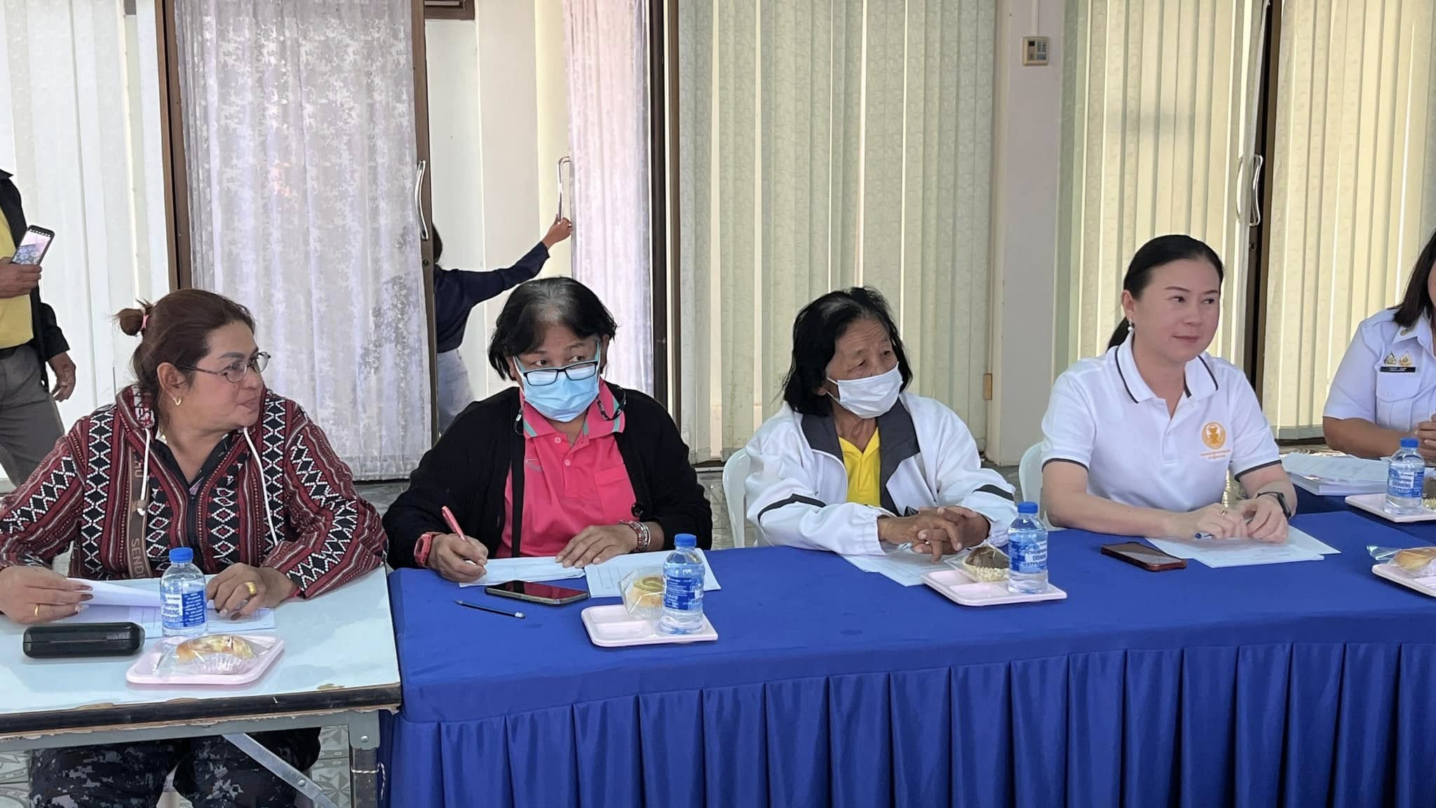พช.สมุทรสงคราม ลงพื้นที่ติดตามการดำเนินงานกองทุนพัฒนาบทบาทสตรีของอำเภออัมพวา จังหวัดสมุทรสงคราม