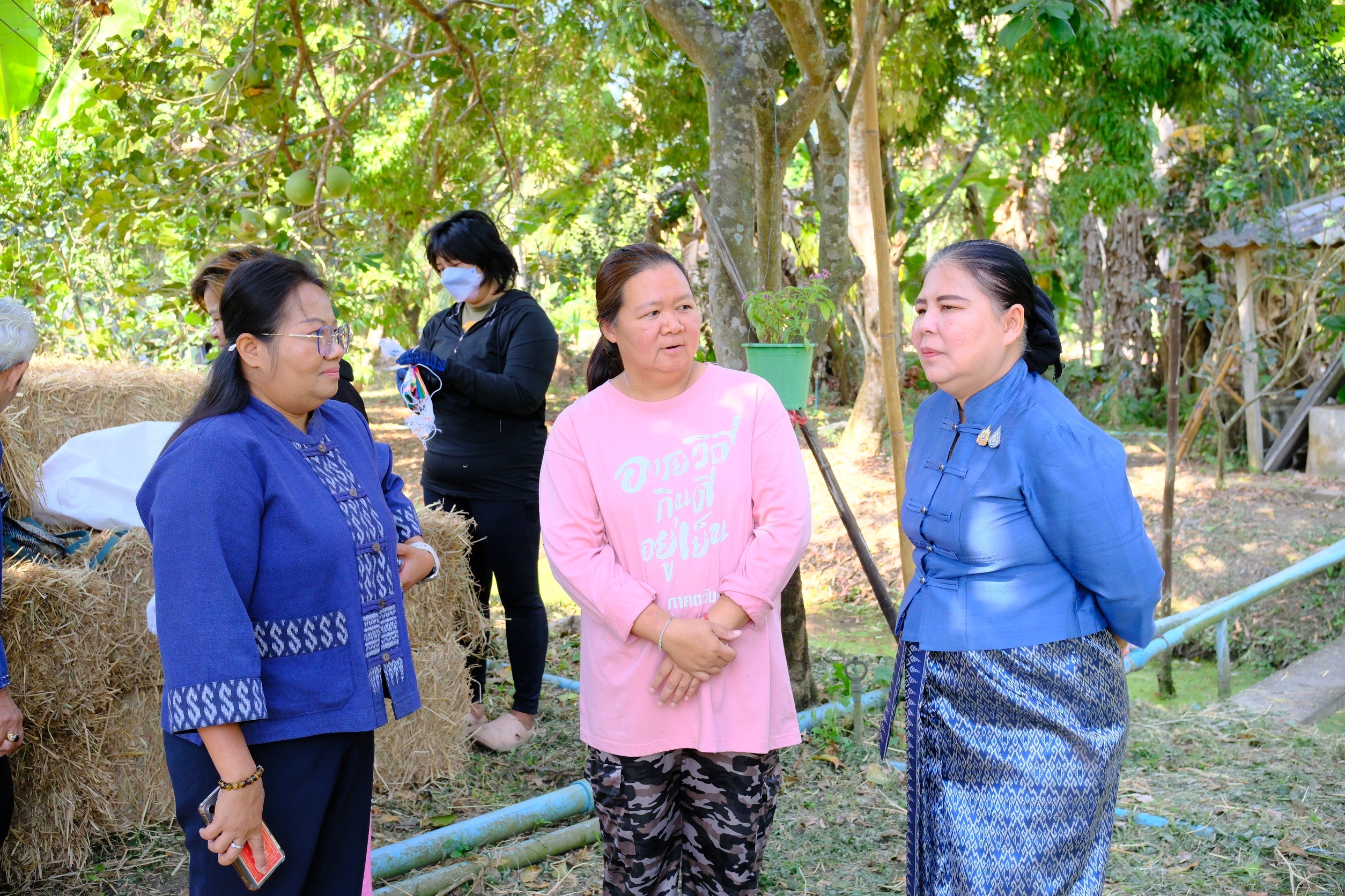 พช.สมุทรสงคราม จัดประชุมเชิงปฏิบัติการสนับสนุนการขับเคลื่อนเครือข่ายศูนย์เรียนรู้การพัฒนาคุณภาพชีวิตตามหลักทฤษฎีใหม่ประยุกต์สู่ “โคก หนอง นา” ระดับจังหวัด