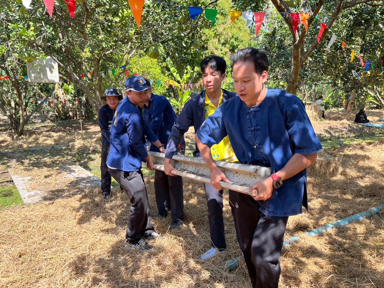 พช.สมุทรสงคราม จัดประชุมเชิงปฏิบัติการสนับสนุนการขับเคลื่อนเครือข่ายศูนย์เรียนรู้การพัฒนาคุณภาพชีวิตตามหลักทฤษฎีใหม่ประยุกต์สู่ “โคก หนอง นา” ระดับจังหวัด