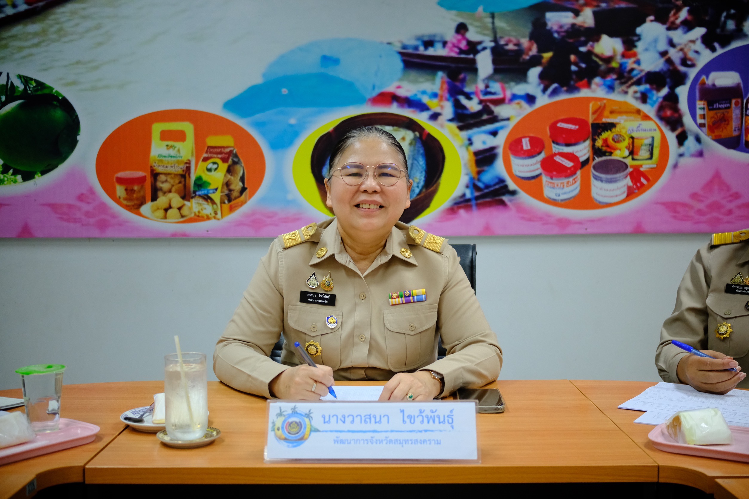 พช.สมุทรสงคราม ร่วมประชุมติดตามการดำเนินงานกองทุนพัฒนาบทบาทสตรีของอำเภอเมืองสมุทรสงคราม จังหวัดสมุทรสงคราม