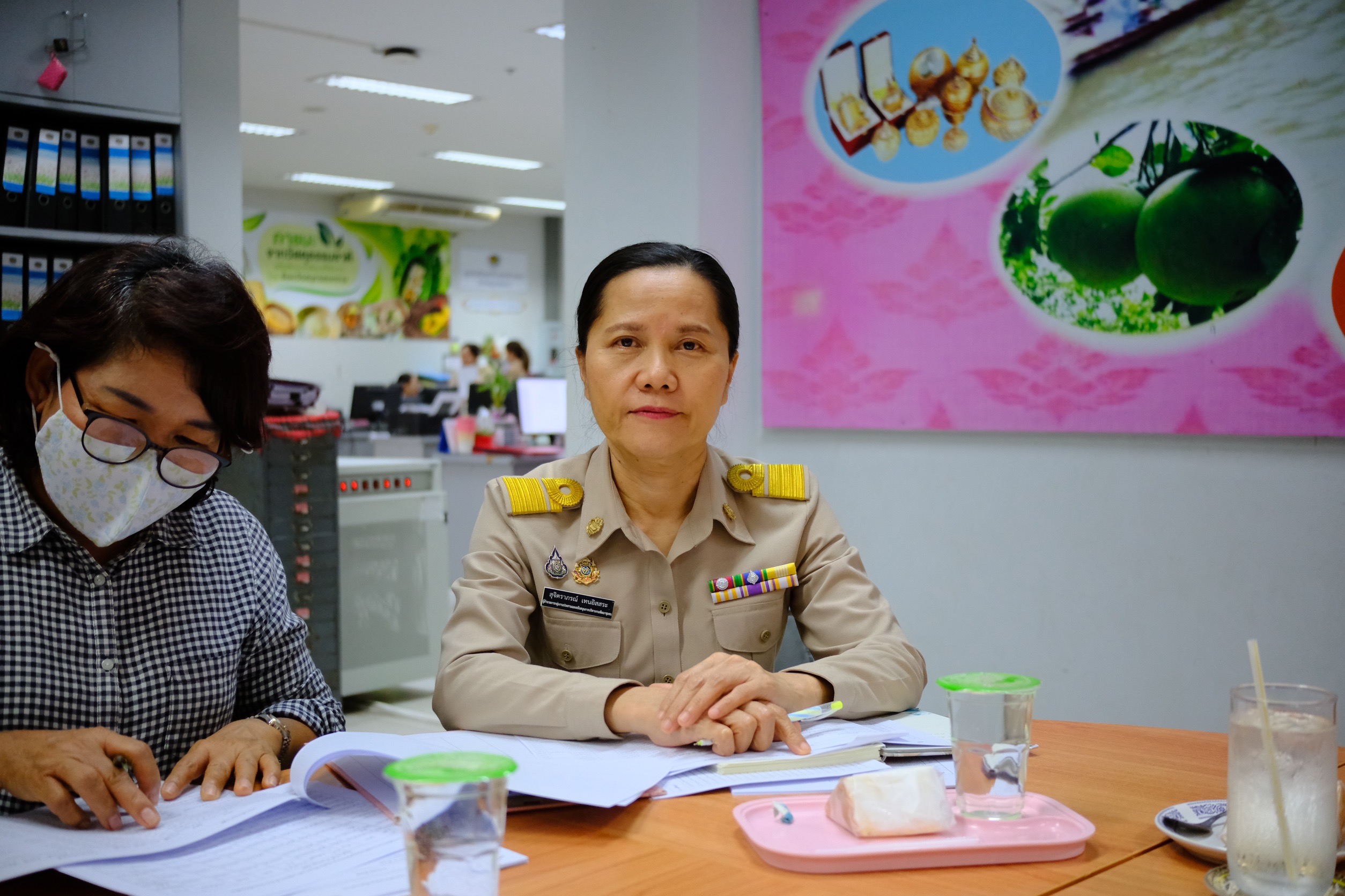 พช.สมุทรสงคราม ร่วมประชุมติดตามการดำเนินงานกองทุนพัฒนาบทบาทสตรีของอำเภอเมืองสมุทรสงคราม จังหวัดสมุทรสงคราม