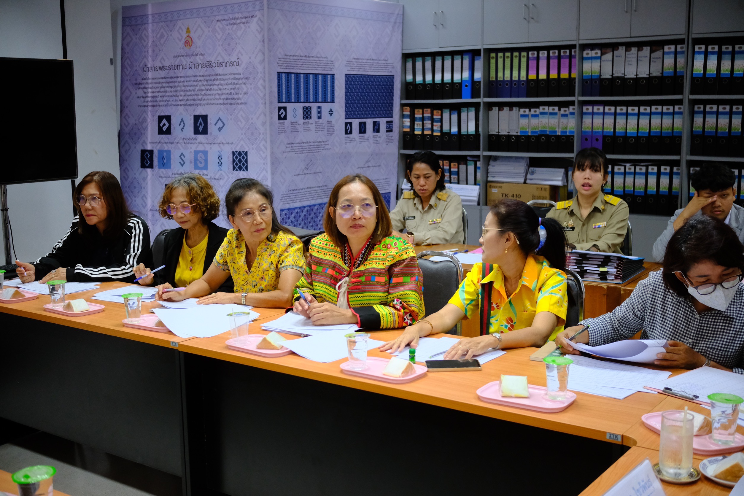 พช.สมุทรสงคราม ร่วมประชุมติดตามการดำเนินงานกองทุนพัฒนาบทบาทสตรีของอำเภอเมืองสมุทรสงคราม จังหวัดสมุทรสงคราม