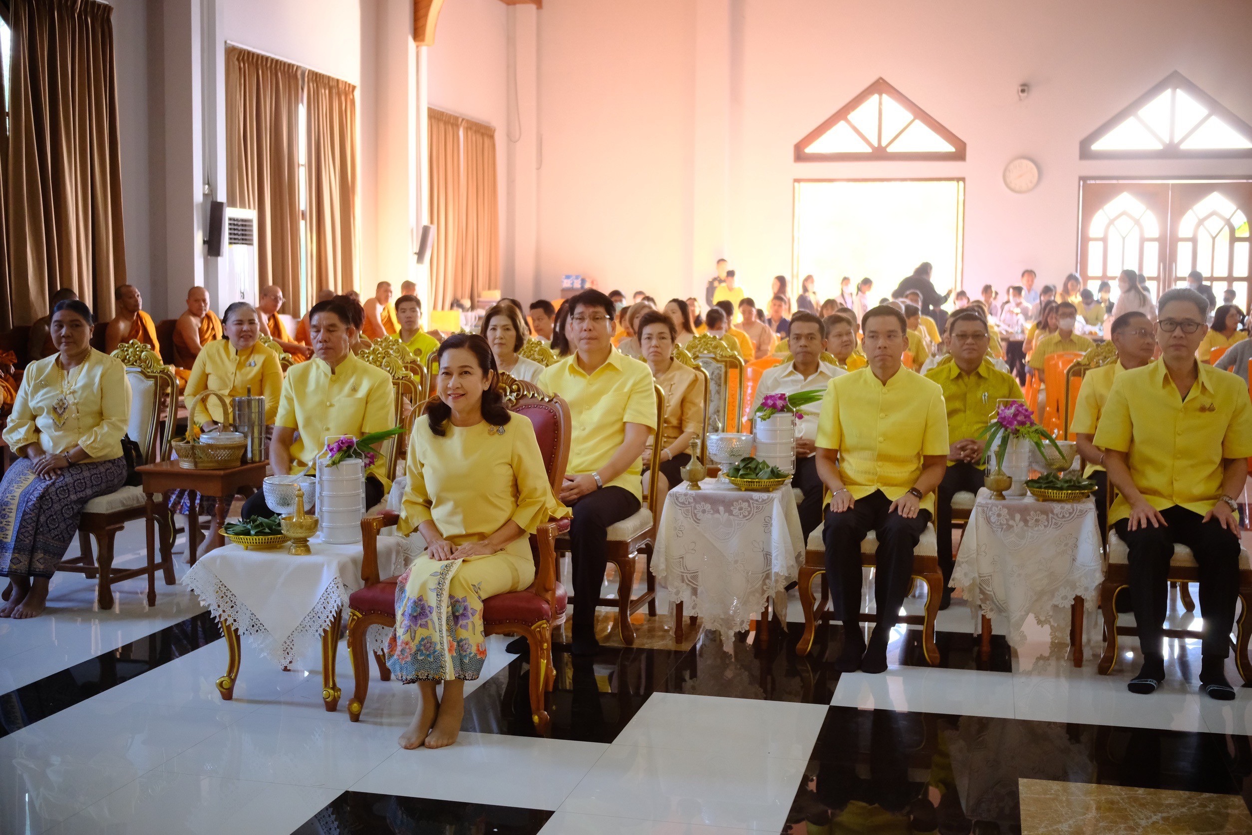 พช.สมุทรสงคราม ร่วมกิจกรรม “ชูธรรมนำชีวิต จังหวัดสมุทรสงคราม” ทำบุญตักบาตรวันธรรมสวนะ น้อมนำหลักธรรมมาใช้ในชีวิตประจำวัน