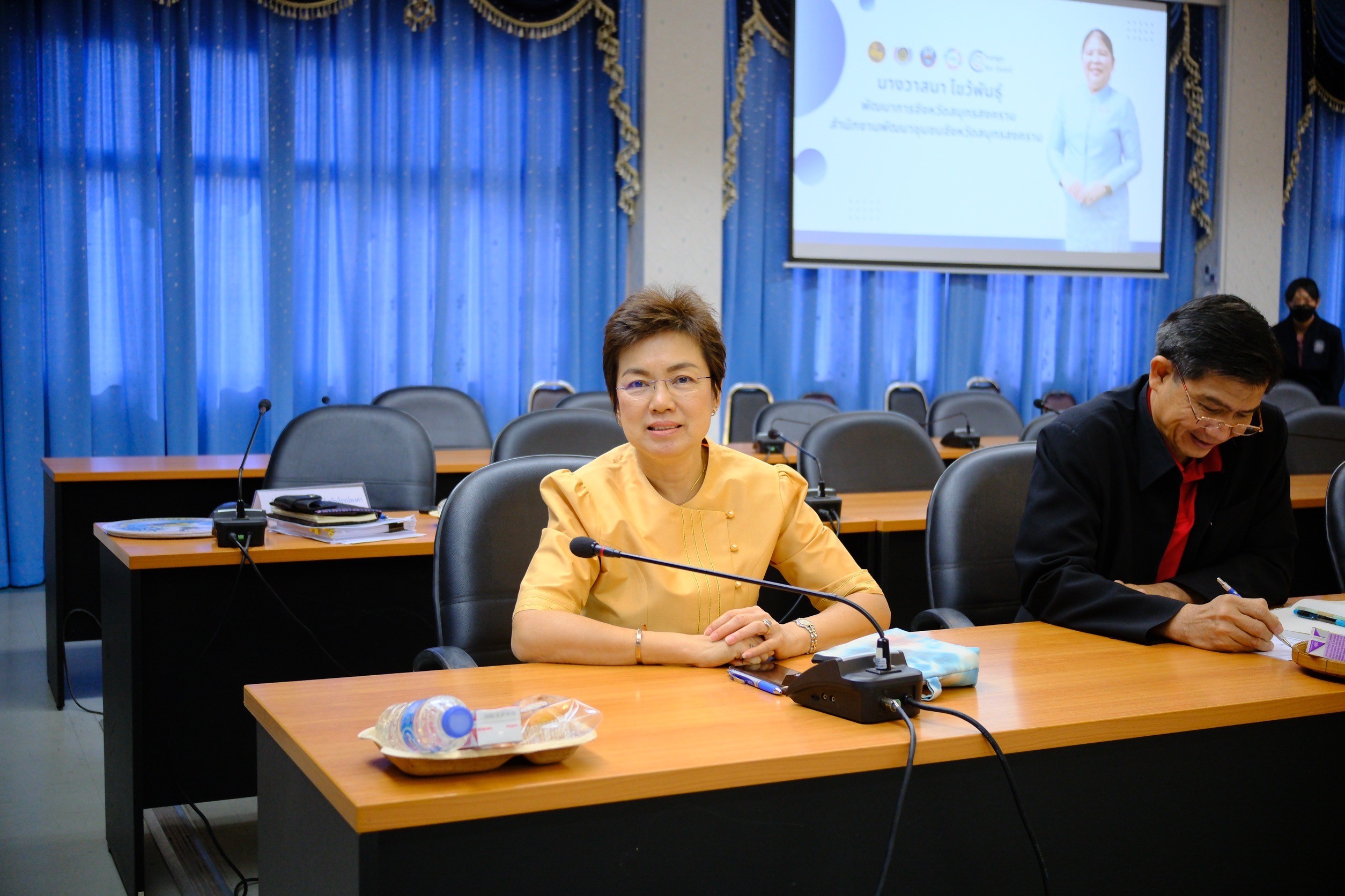 พช.สมุทรสงคราม จัดประชุมเชิงปฏิบัติการเสริมสร้างการบูรณาการกลไกขับเคลื่อนการขจัดความยากจน ระดับจังหวัด ประจำปีงบประมาณ 2568