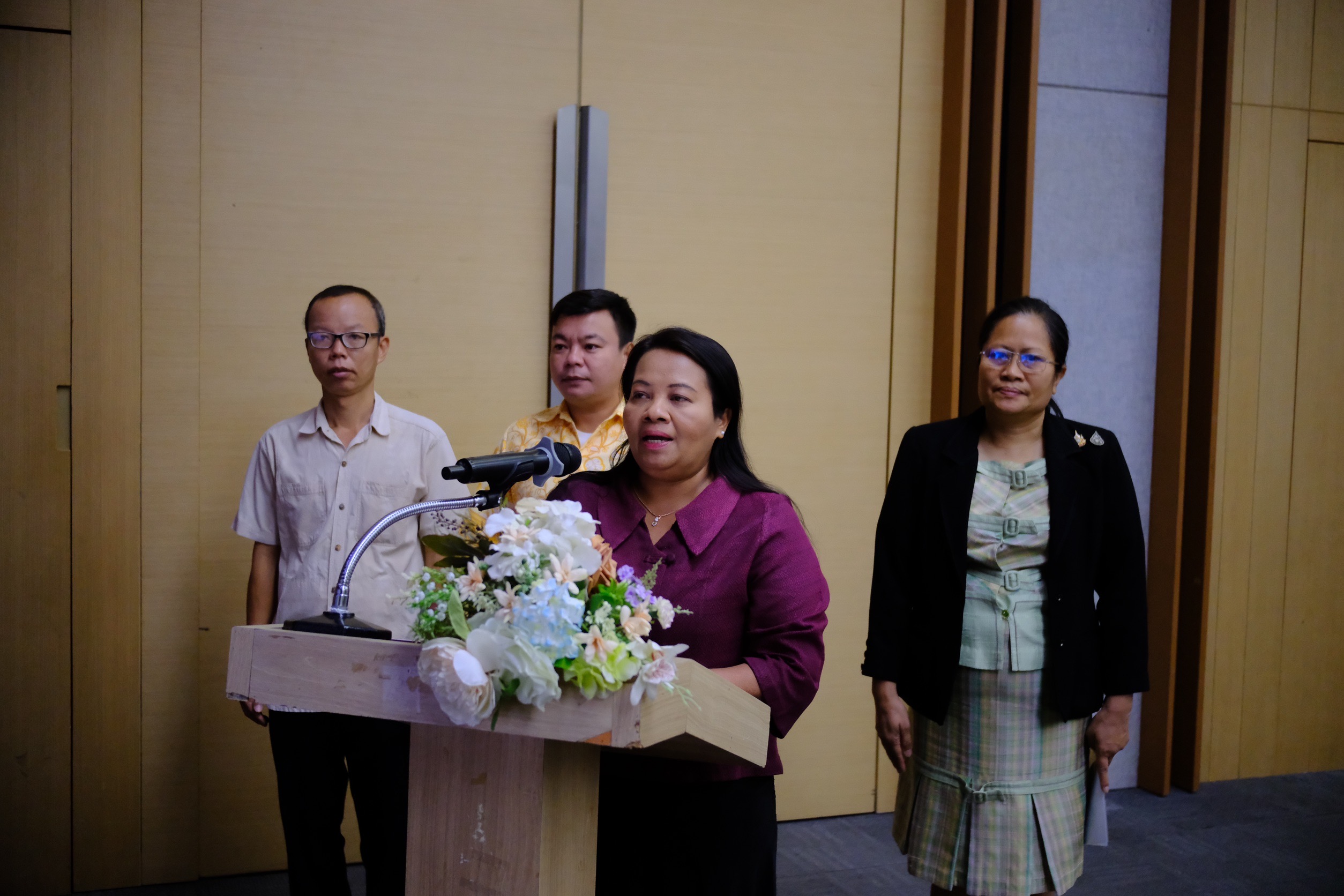 พช.สมุทรสงคราม ดำเนินการประชุมเชิงปฏิบัติการพัฒนาศักยภาพเครือข่ายกลุ่มอาชีพ และผู้ผลิต ผู้ประกอบการ หนึ่งตำบลหนึ่งผลิตภัณฑ์ ระดับจังหวัด