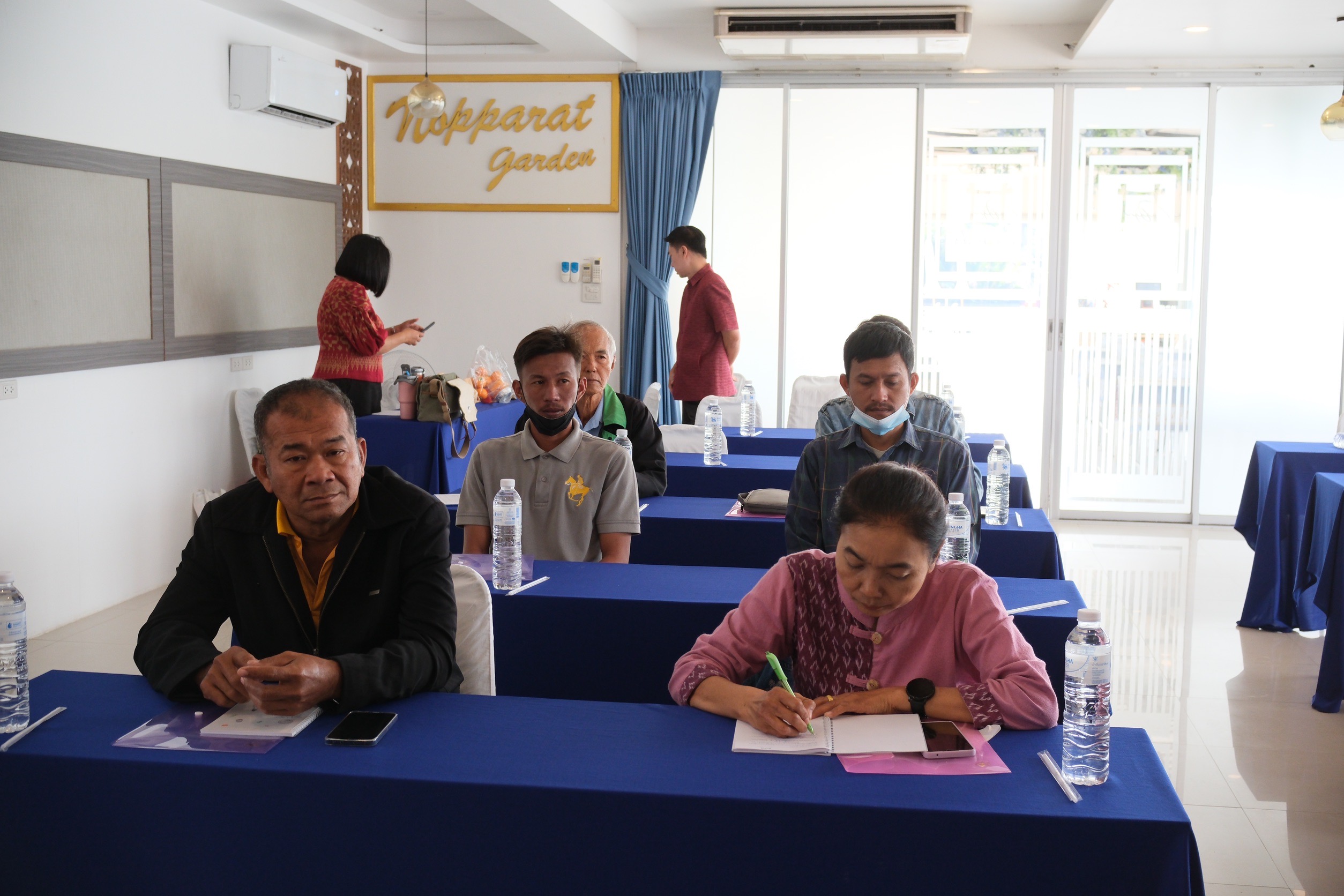 พช.สมุทรสงคราม ดำเนินการประชุมเพิ่มศักยภาพคณะกรรมการงานทุนชุมชนขับเคลื่อนเศรษฐกิจฐานรากและการเข้าถึงแหล่งทุนของประชาชนในชุมชน