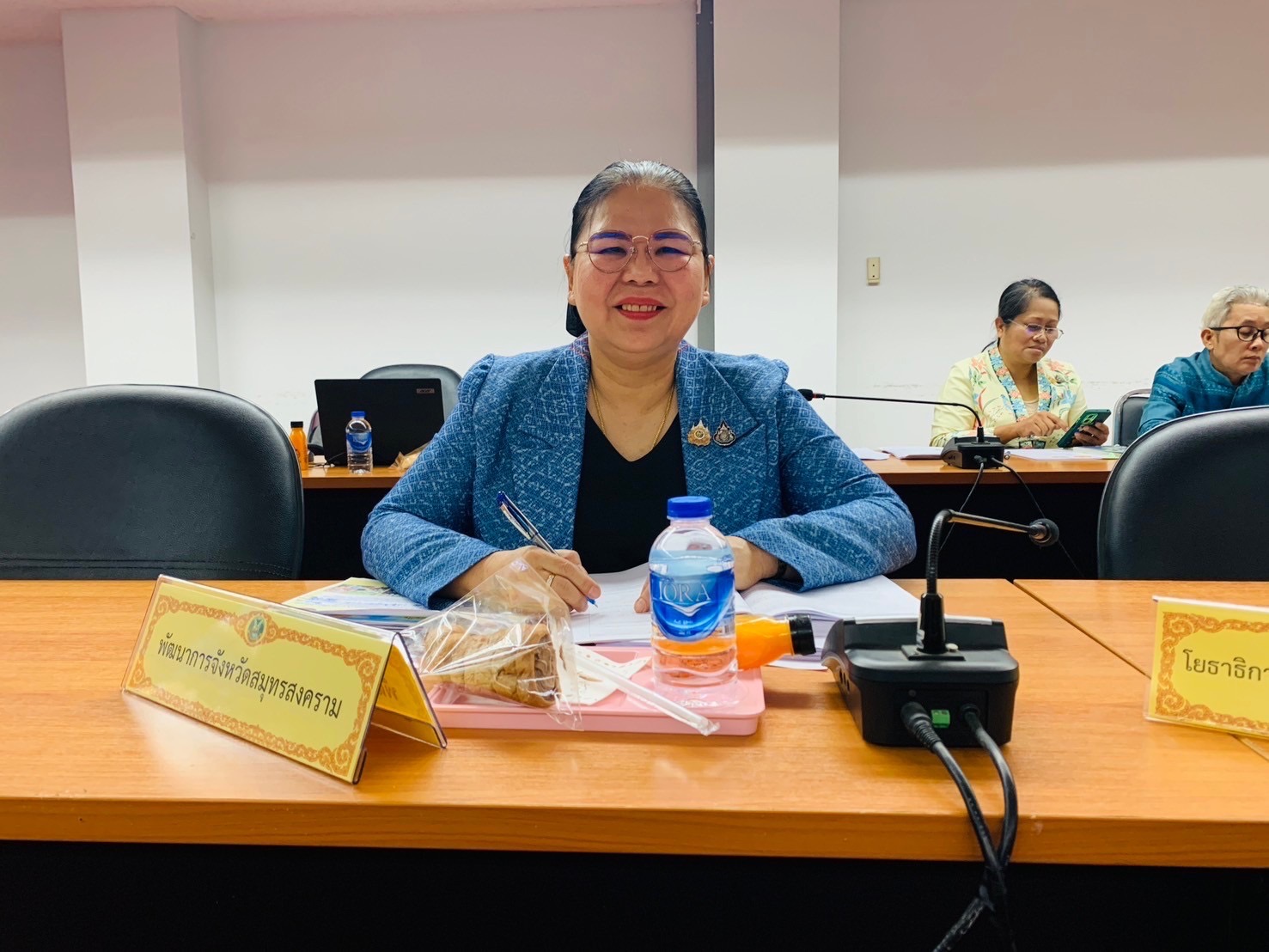ผู้ตรวจราชการกระทรวงมหาดไทย และคณะ ร่วมประชุมตรวจติดตามข้อราชการในเขตพื้นที่จังหวัดสมุทรสงคราม