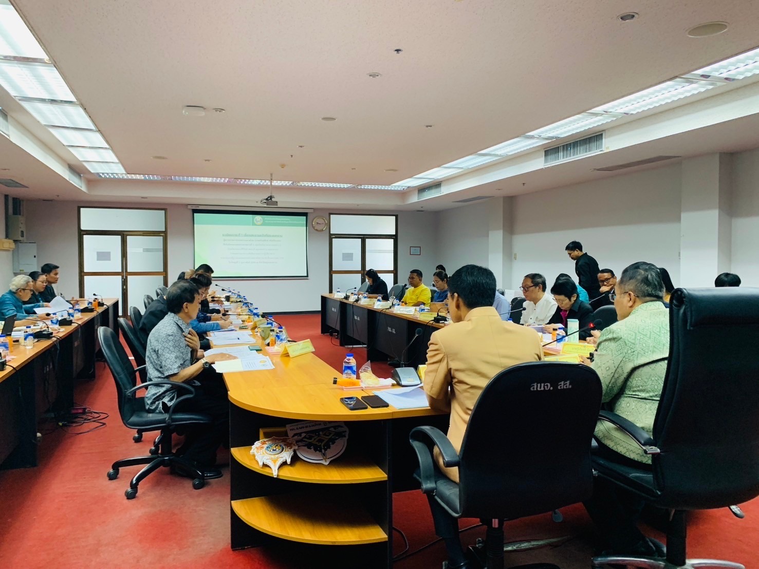 ผู้ตรวจราชการกระทรวงมหาดไทย และคณะ ร่วมประชุมตรวจติดตามข้อราชการในเขตพื้นที่จังหวัดสมุทรสงคราม
