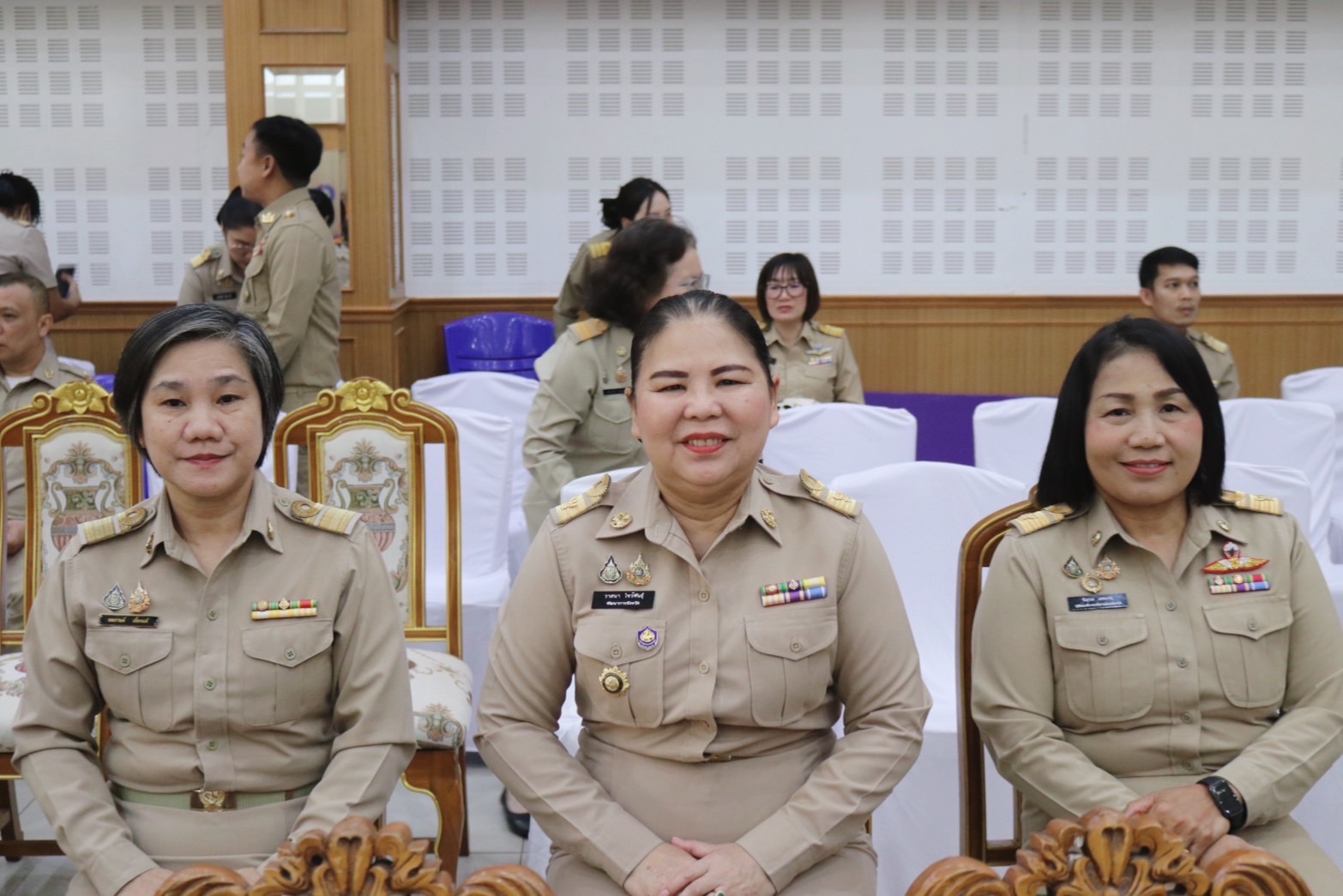 พช.สมุทรสงคราม ร่วมพิธีเนื่องในวันคล้ายวันสถาปนากองอาสารักษาดินแดน ครบรอบ 71 ปี