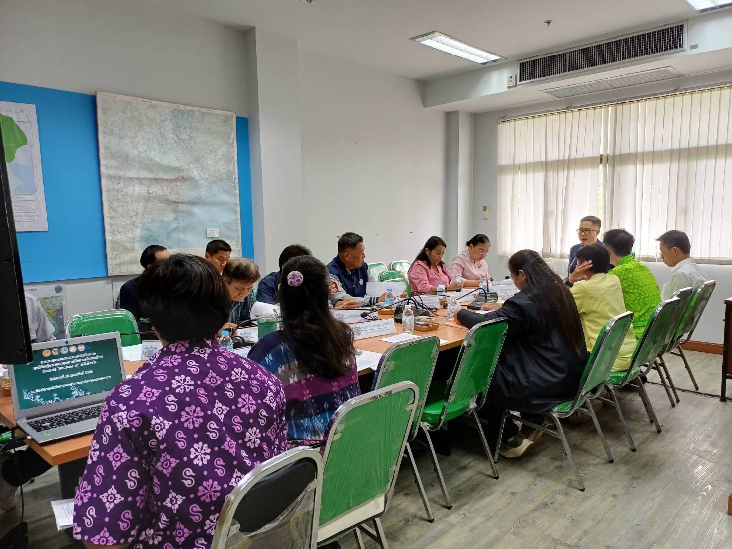 พช.สมุทรสงคราม จัดประชุมคณะกรรมการตรวจประเมินศักยภาพศูนย์เรียนรู้การพัฒนาคุณภาพชีวิตตามหลักทฤษฎีใหม่ประยุกต์สู่ “โคก หนอง นา” ระดับจังหวัด ครั้งที่ 1/2568