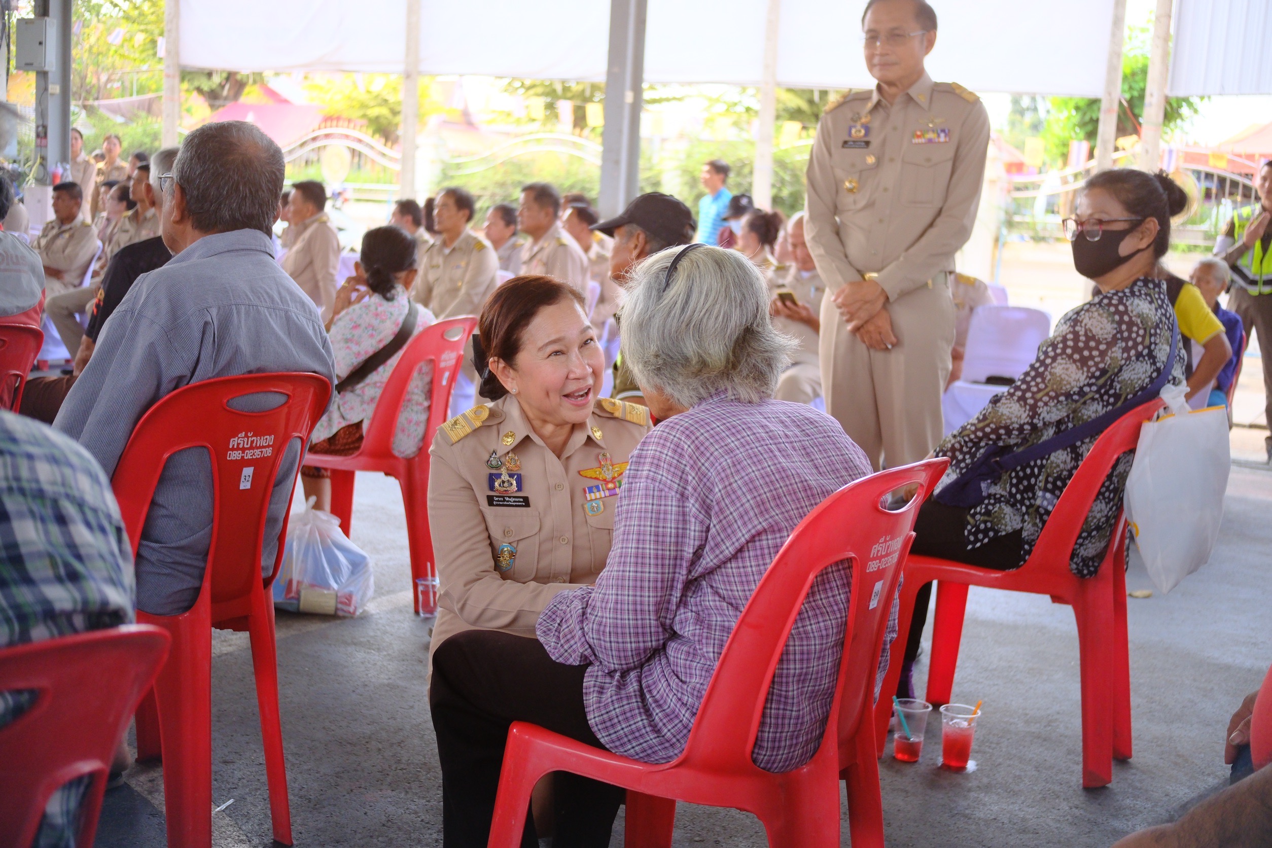 พช.สมุทรสงคราม ร่วมโครงการเสริมสร้างความจงรักภักดีต่อสถาบัน บำบัดทุกข์ บำรุงสุข สร้างรอยยิ้มให้ประชาชน ประจำปีงบประมาณ พ.ศ. 2568 และหน่วยบริการจังหวัดสมุทรสงครามเคลื่อนที่ “บำบัดทุกข์ บำรุงสุข สร้างรอยยิ้มให้ประชาชน”