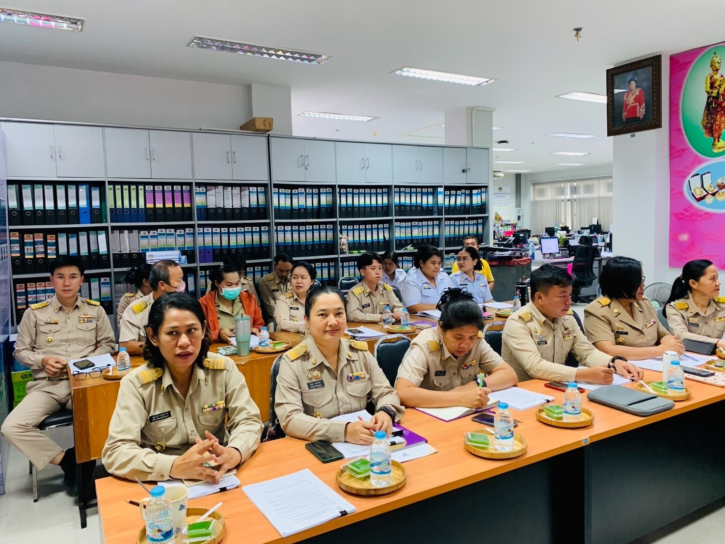 พช.สมุทรสงคราม ดำเนินการประชุมข้อราชการแก่เจ้าหน้าที่ในสังกัด สำนักงานพัฒนาชุมชนจังหวัดสมุทรสงคราม ประจำเดือนมีนาคม 2568