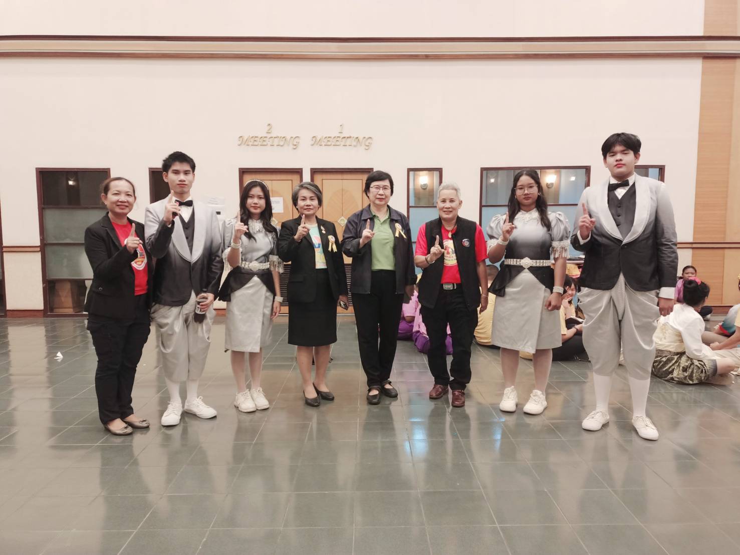 พช.สมุทรสงคราม ร่วมส่งเสริมสนับสนุน พร้อมให้กำลังใจแก่ผู้ร่วมกิจกรรมการประกวดผลงานโครงการ To Be Number One ระดับภาคกลางและตะวันออก ประจำปี 2568