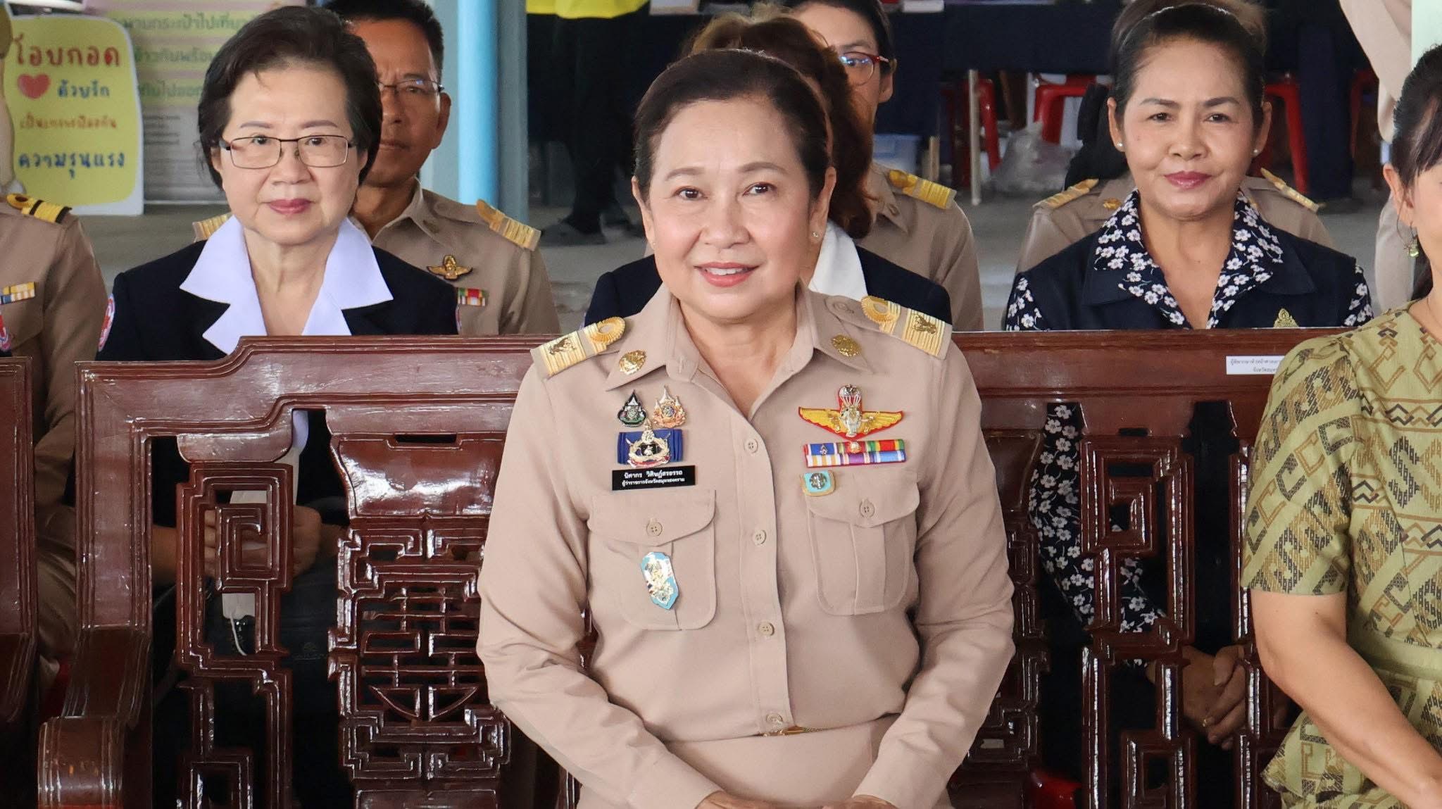 พช.สมุทรสงคราม ร่วมโครงการเสริมสร้างความจงรักภักดีต่อสถาบัน บำบัดทุกข์ บำรุงสุข สร้างรอยยิ้มให้ประชาชน ประจำปีงบประมาณ พ.ศ. 2568 และหน่วยบริการจังหวัดสมุทรสงครามเคลื่อนที่ “บำบัดทุกข์ บำรุงสุข สร้างรอยยิ้มให้ประชาชน”