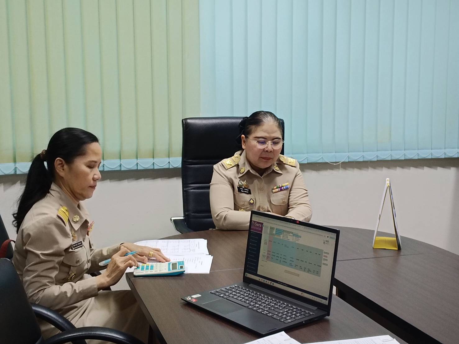 พช.สมุทรสงคราม ดำเนินการพิจารณาไกล่เกลี่ยลูกหนี้กองทุนพัฒนาบทบาทสตรี จังหวัดสมุทรสงคราม