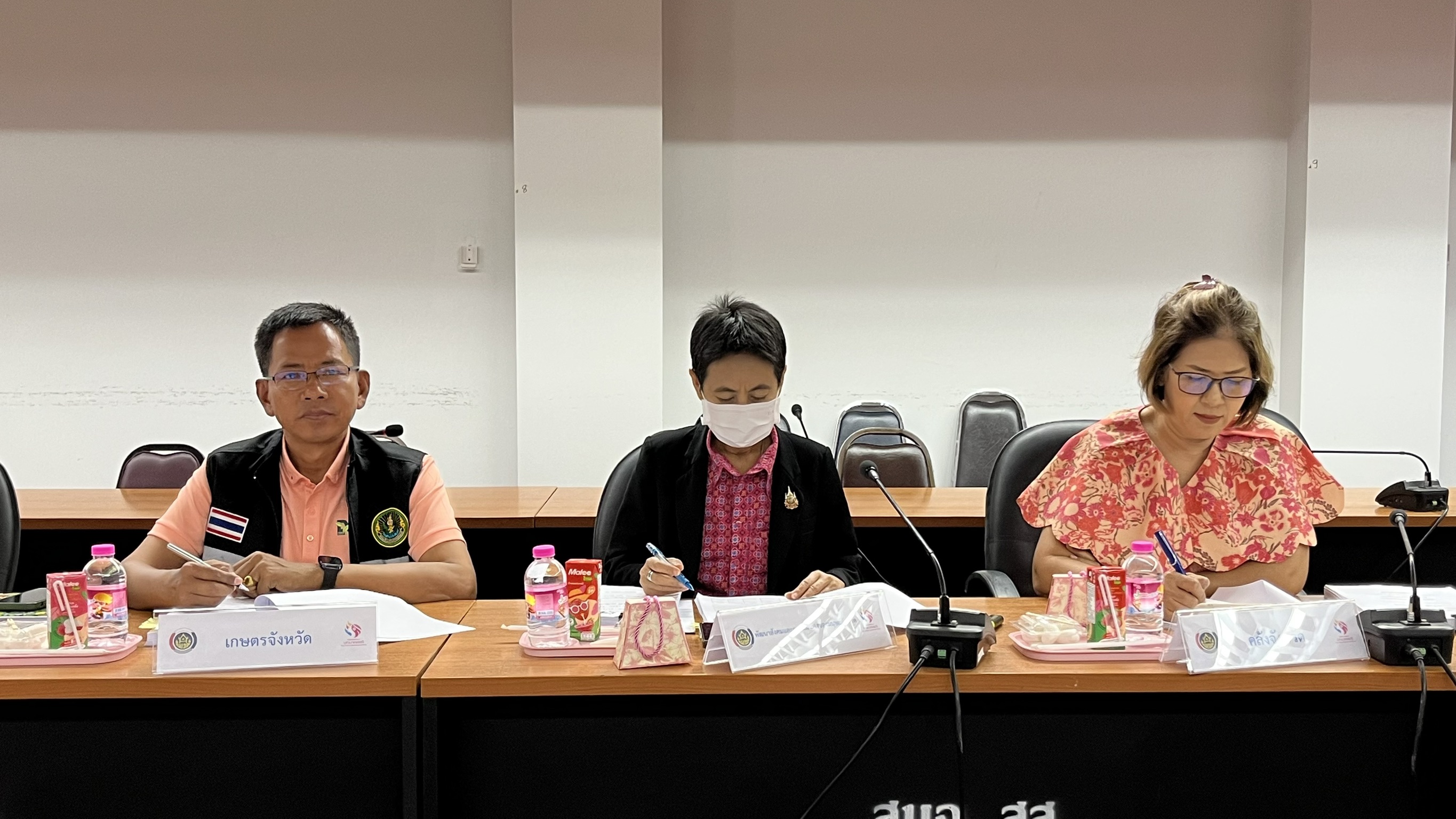 พช.สมุทรสงคราม จัดการประชุมคณะอนุกรรมการบริหารกองทุนพัฒนาบทบาทสตรีระดับจังหวัด จังหวัดสมุทรสงคราม ครั้งที่ 3/2568