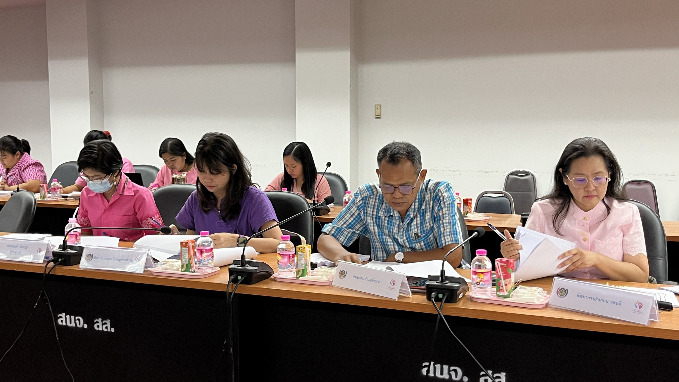 พช.สมุทรสงคราม จัดการประชุมคณะอนุกรรมการบริหารกองทุนพัฒนาบทบาทสตรีระดับจังหวัด จังหวัดสมุทรสงคราม ครั้งที่ 3/2568
