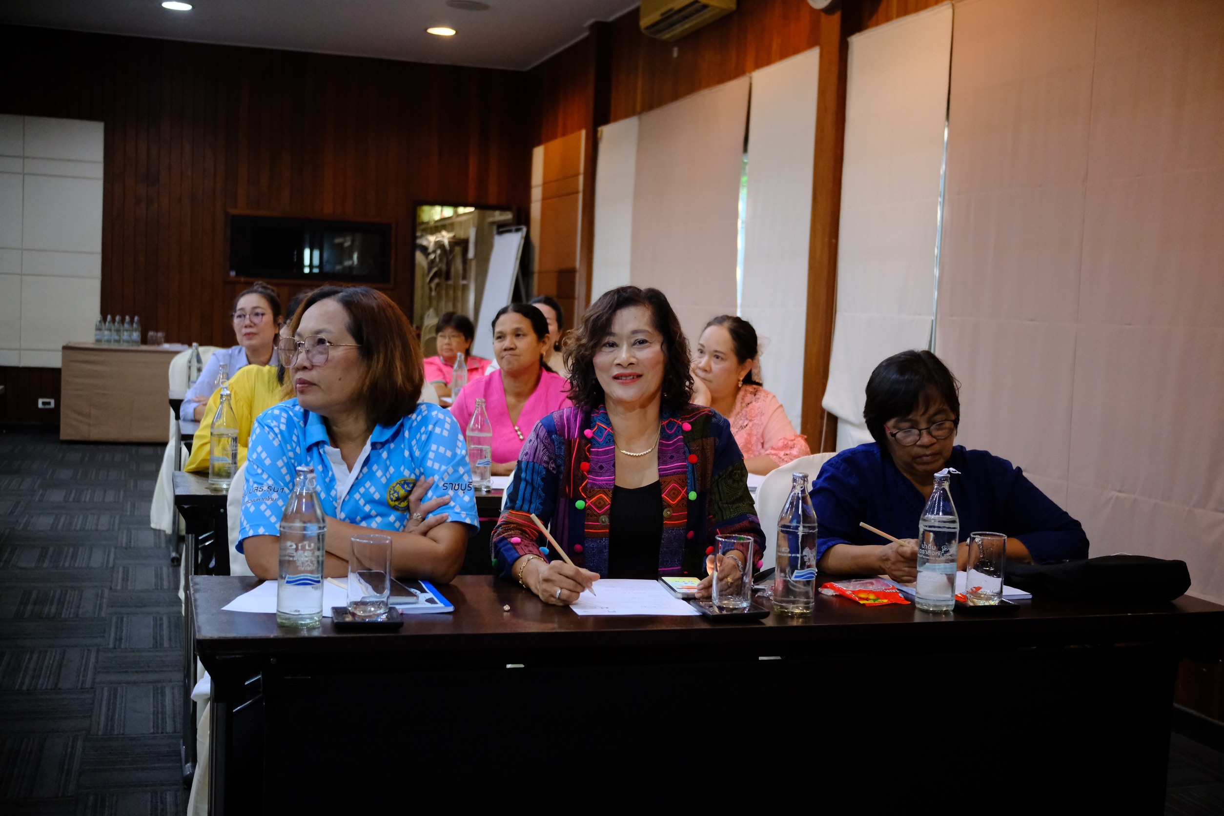 พช.สมุทรสงคราม ดำเนินโครงการเพิ่มประสิทธิภาพการปฏิบัติงานกองทุนพัฒนาบทบาทสตรีแก่กลไกการขับเคลื่อนกองทุนพัฒนาบทบาทสตรี กิจกรรมที่ 2 เพิ่มประสิทธิภาพการปฏิบัติงานกองทุนพัฒนาบทบาทสตรีแก่กลไกการขับเคลื่อนกองทุนพัฒนาบทบาทสตรีระดับจังหวัด