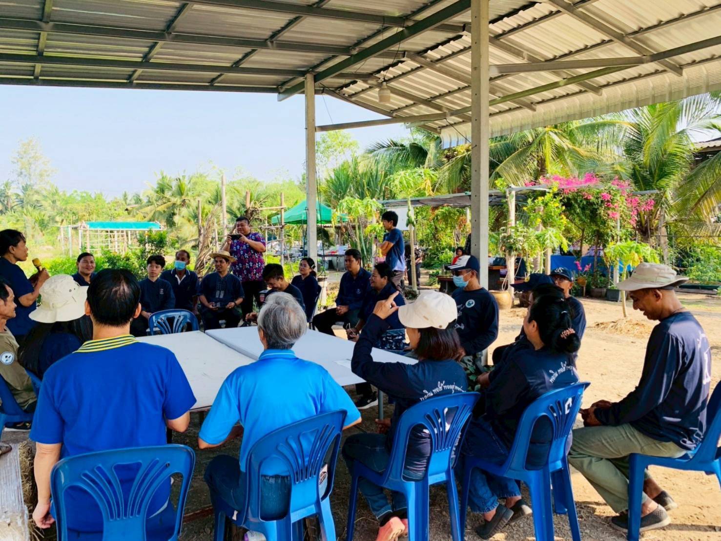 พช.สมุทรสงคราม ร่วมกับเครือข่ายกสิกรรมธรรมชาติและโคก หนอง นา จังหวัดสมุทรสงคราม จัดกิจกรรม “เอามื้อสามัคคี เราทำความดีด้วยหัวใจ ครั้ง 35”