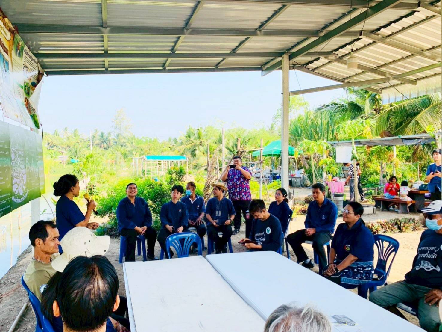 พช.สมุทรสงคราม ร่วมกับเครือข่ายกสิกรรมธรรมชาติและโคก หนอง นา จังหวัดสมุทรสงคราม จัดกิจกรรม “เอามื้อสามัคคี เราทำความดีด้วยหัวใจ ครั้ง 35”
