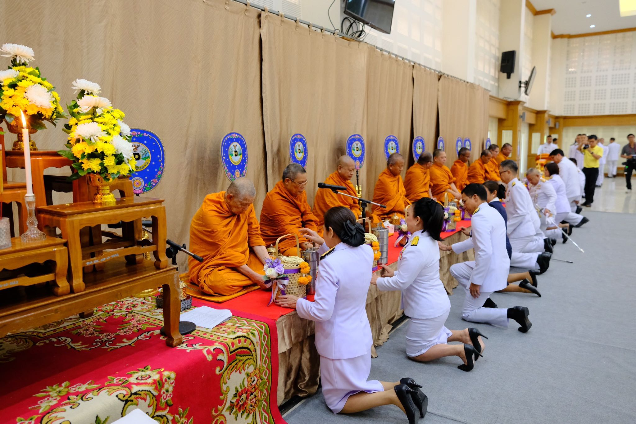 จังหวัดสมุทรสงคราม จัดพิธีทอดผ้าป่าสมทบกองทุนพัฒนาเด็กชนบท ในพระราชูปถัมภ์ สมเด็จพระเทพรัตนราชสุดาฯ สยามบรมราชกุมารี เพื่อช่วยเหลือเด็กก่อนวัยเรียนที่ครอบครัวยากจนและด้อยโอกาส ประจำปีงบประมาณ 2568