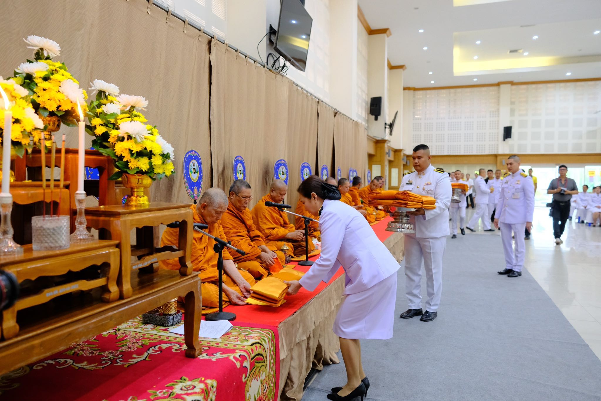 จังหวัดสมุทรสงคราม จัดพิธีทอดผ้าป่าสมทบกองทุนพัฒนาเด็กชนบท ในพระราชูปถัมภ์ สมเด็จพระเทพรัตนราชสุดาฯ สยามบรมราชกุมารี เพื่อช่วยเหลือเด็กก่อนวัยเรียนที่ครอบครัวยากจนและด้อยโอกาส ประจำปีงบประมาณ 2568