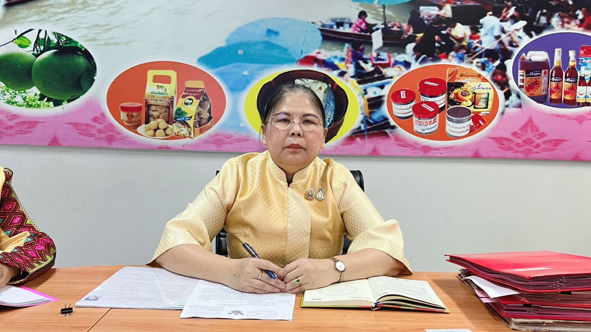 พช.สมุทรสงคราม ร่วมขับเคลื่อนโครงการถ่ายทอดองค์ความรู้การเป็นพี่เลี้ยงพัฒนากร เสริมแกร่ง “คน พช.” เก่ง ดี มีความสุข ด้วยหัวใจพัฒนาชุมชน