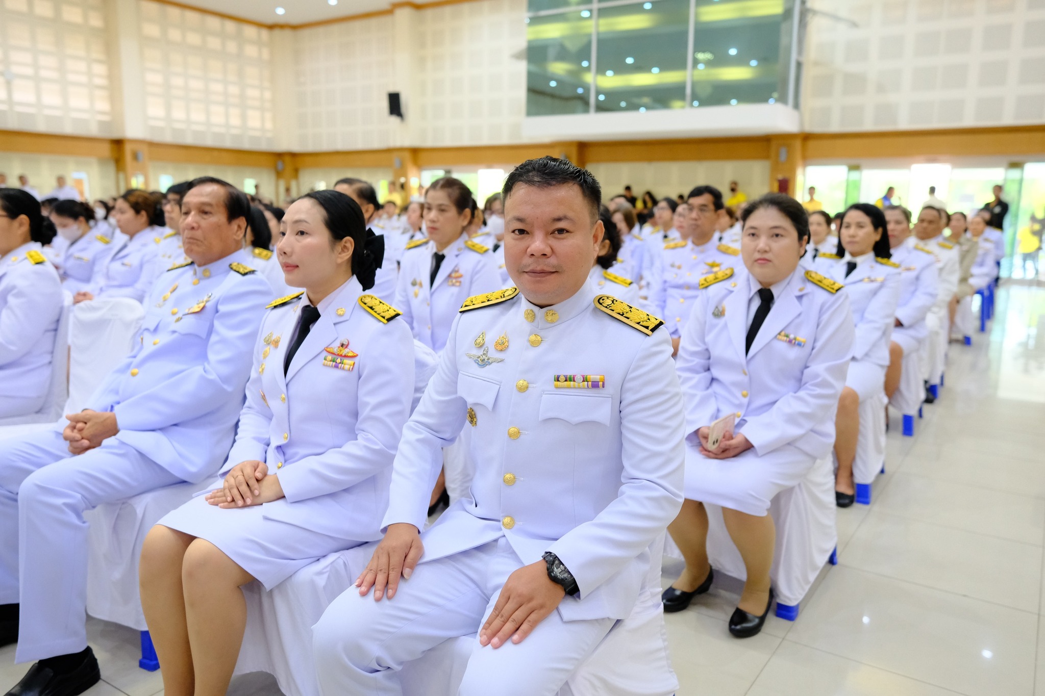 จังหวัดสมุทรสงคราม จัดพิธีมอบเกียรติบัตรและเข็มเชิดชูเกียรติให้แก่ข้าราชการพลเรือนดีเด่น และมอบเกียรติบัตรให้แก่ข้าราชการพลเรือนดีเด่นระดับจังหวัด เนื่องในวันข้าราชการพลเรือน ประจำปี 2568
