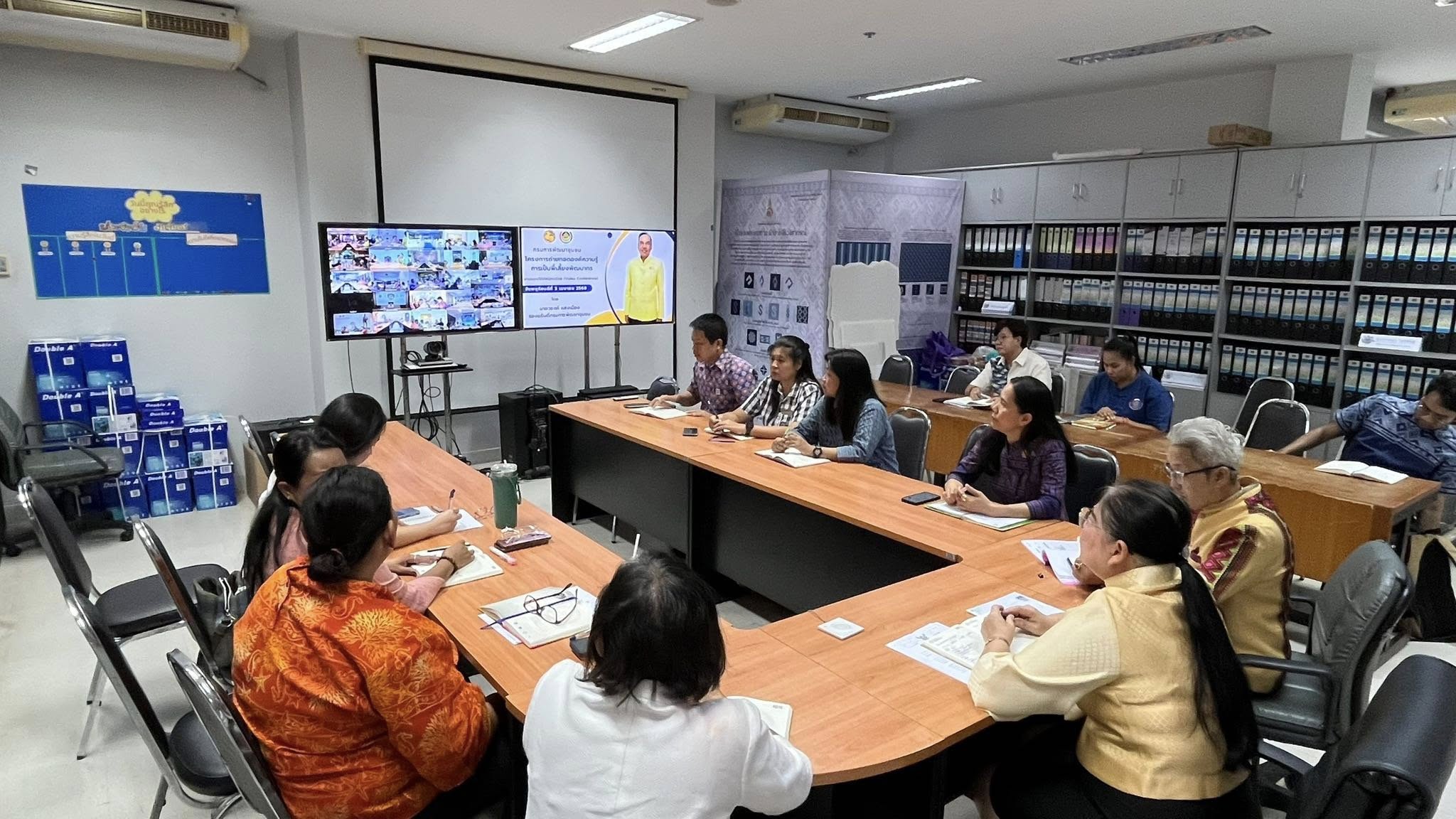 พช.สมุทรสงคราม ร่วมขับเคลื่อนโครงการถ่ายทอดองค์ความรู้การเป็นพี่เลี้ยงพัฒนากร เสริมแกร่ง “คน พช.” เก่ง ดี มีความสุข ด้วยหัวใจพัฒนาชุมชน